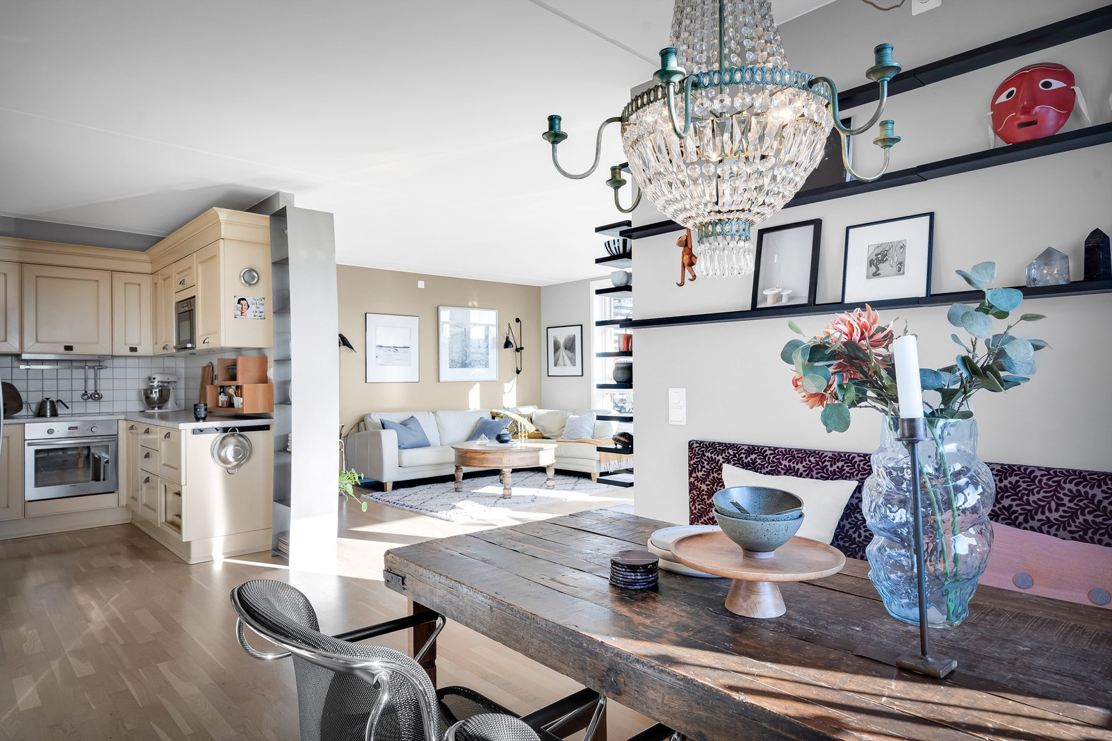 Leiligheten er oppdelt i ulike soner, og det er enkelt å trekke seg tilbake ved behov. Galleribilde