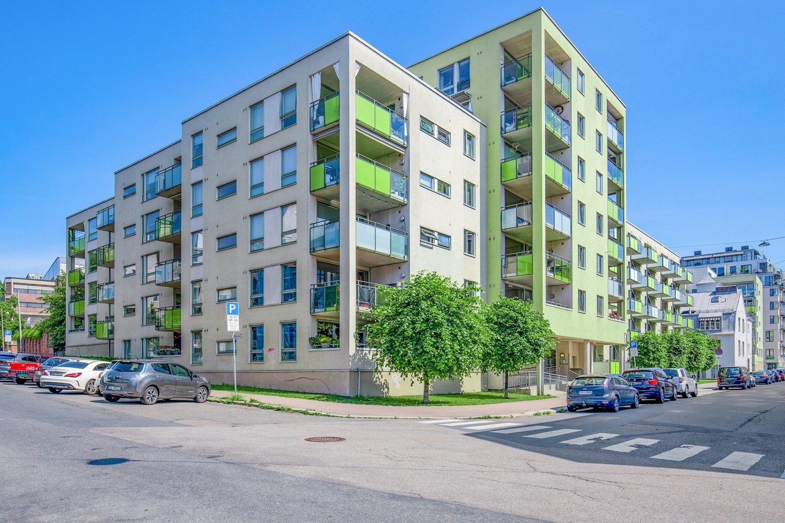 Fasade Karlstadgata 29. Leiligheten er nest øverst til høyre på bildet. Galleribilde