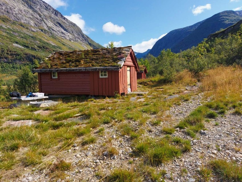 Stølshuset ble restaurert i 2010 og flittig brukt i sommerhalvåret og i jaktsesongen på høsten Galleribilde