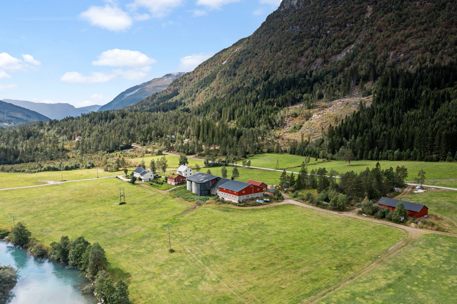 Haukedalsvegen 1263 v/Fjordane Eiendomsmegling Galleribilde