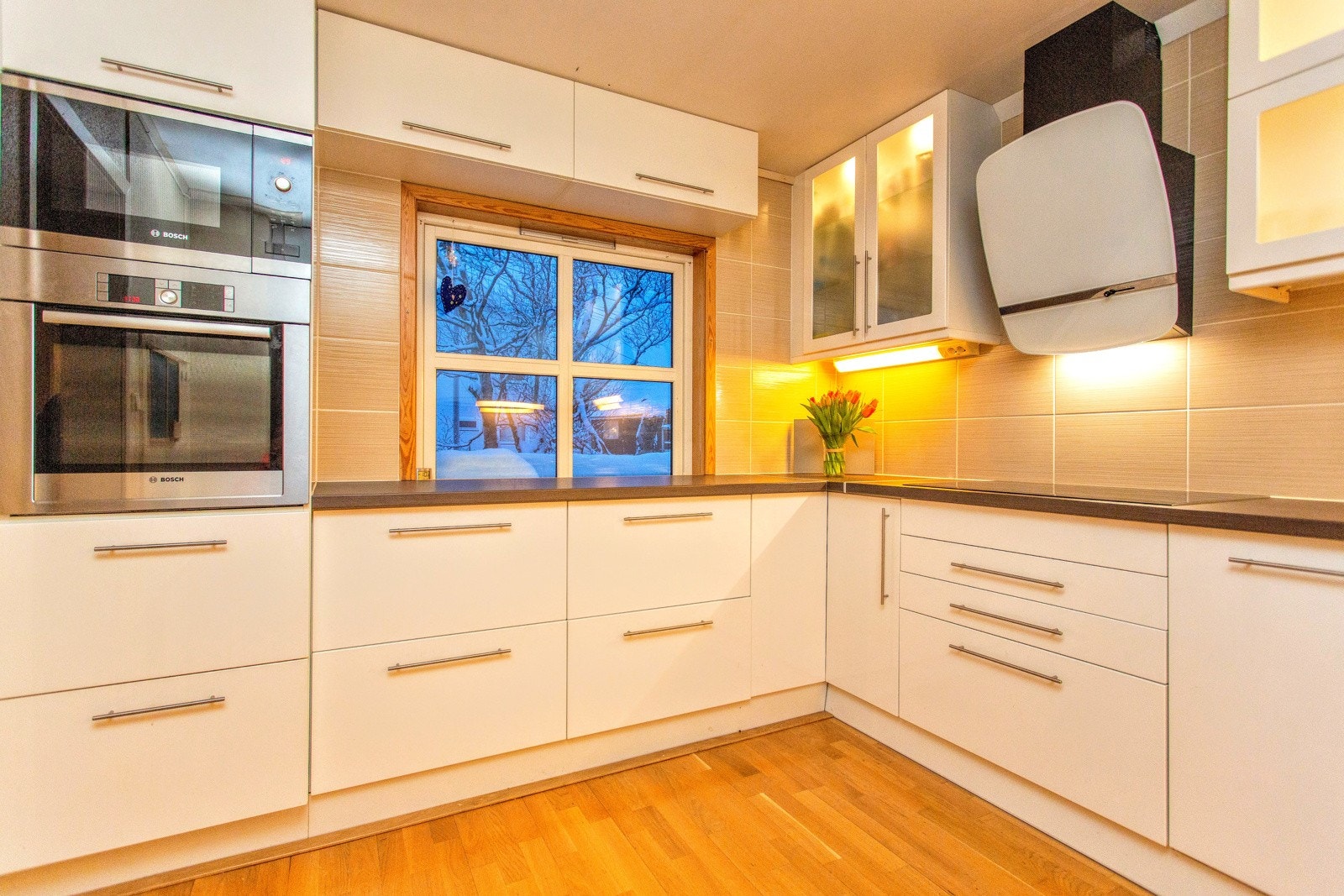 Moderne kjøkken med høy kvalitet Galleribilde