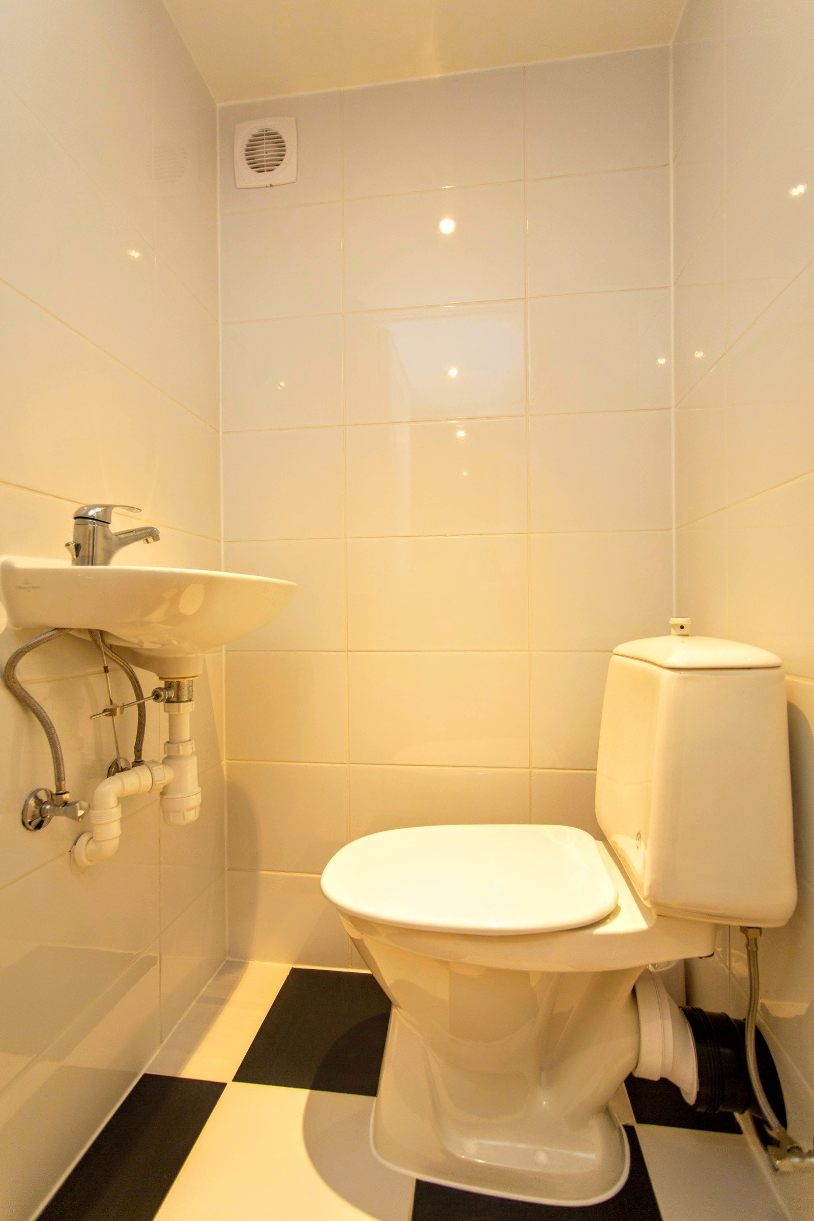 Toalettrom (Utleiedel) Galleribilde