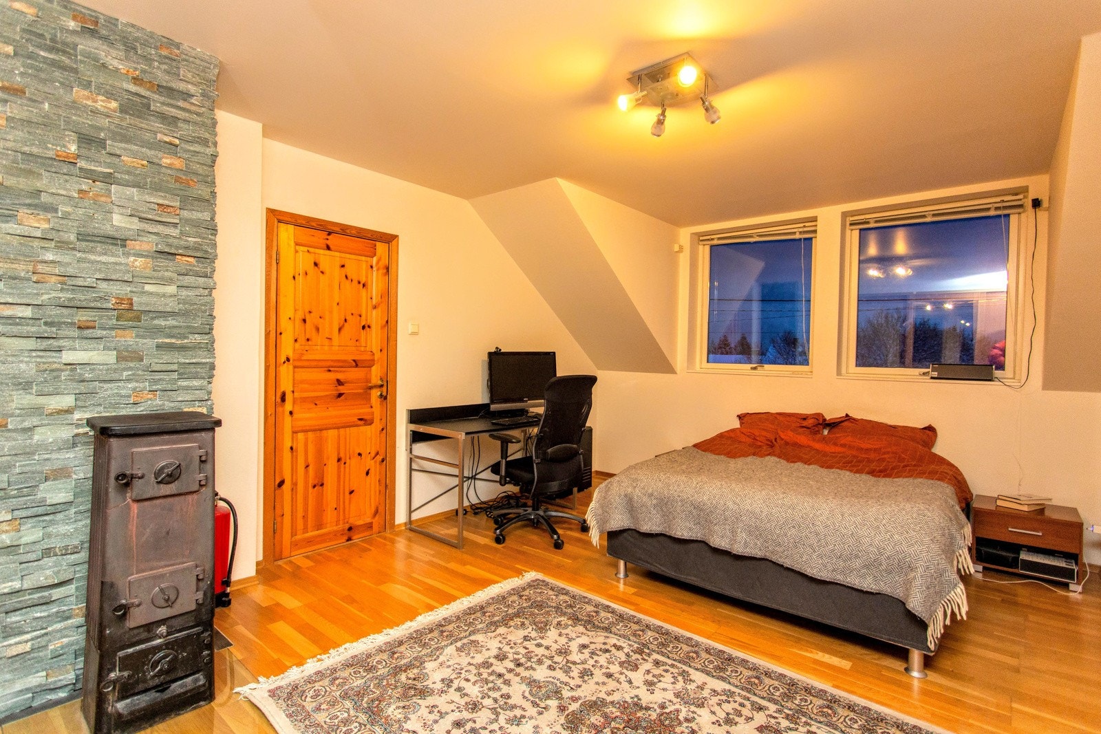 Romslig soverom (2.etasje) Galleribilde