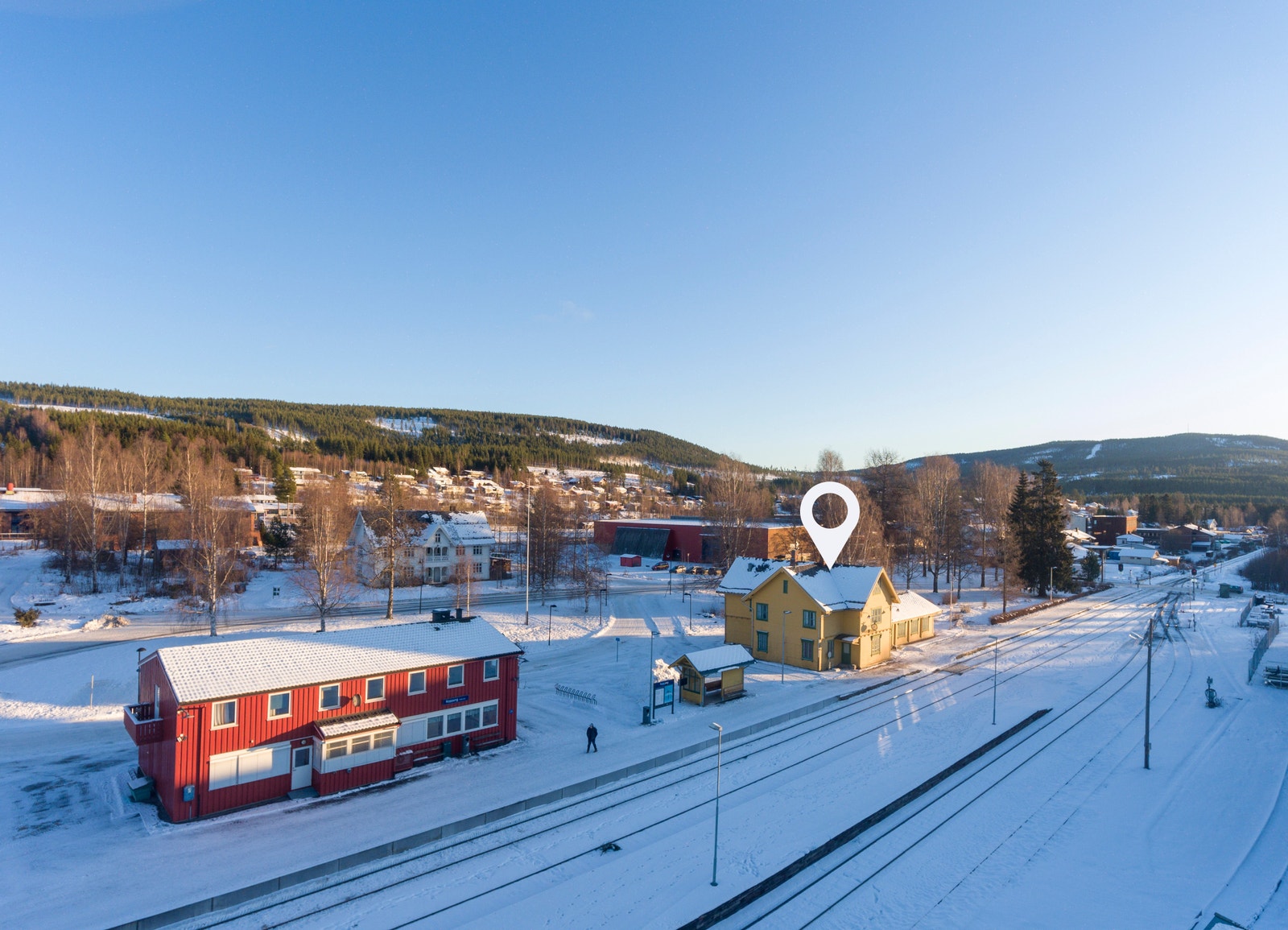 En kort spasertur unna: Koppang stasjon med togruter til Hamar/Oslo S, Røros og Trondheim Galleribilde