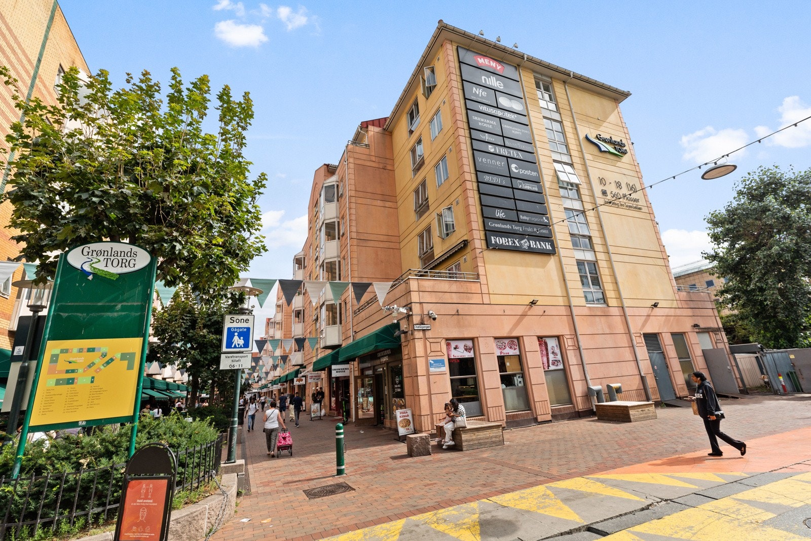 Grønlandstorg i umiddelbar nærhet. Galleribilde