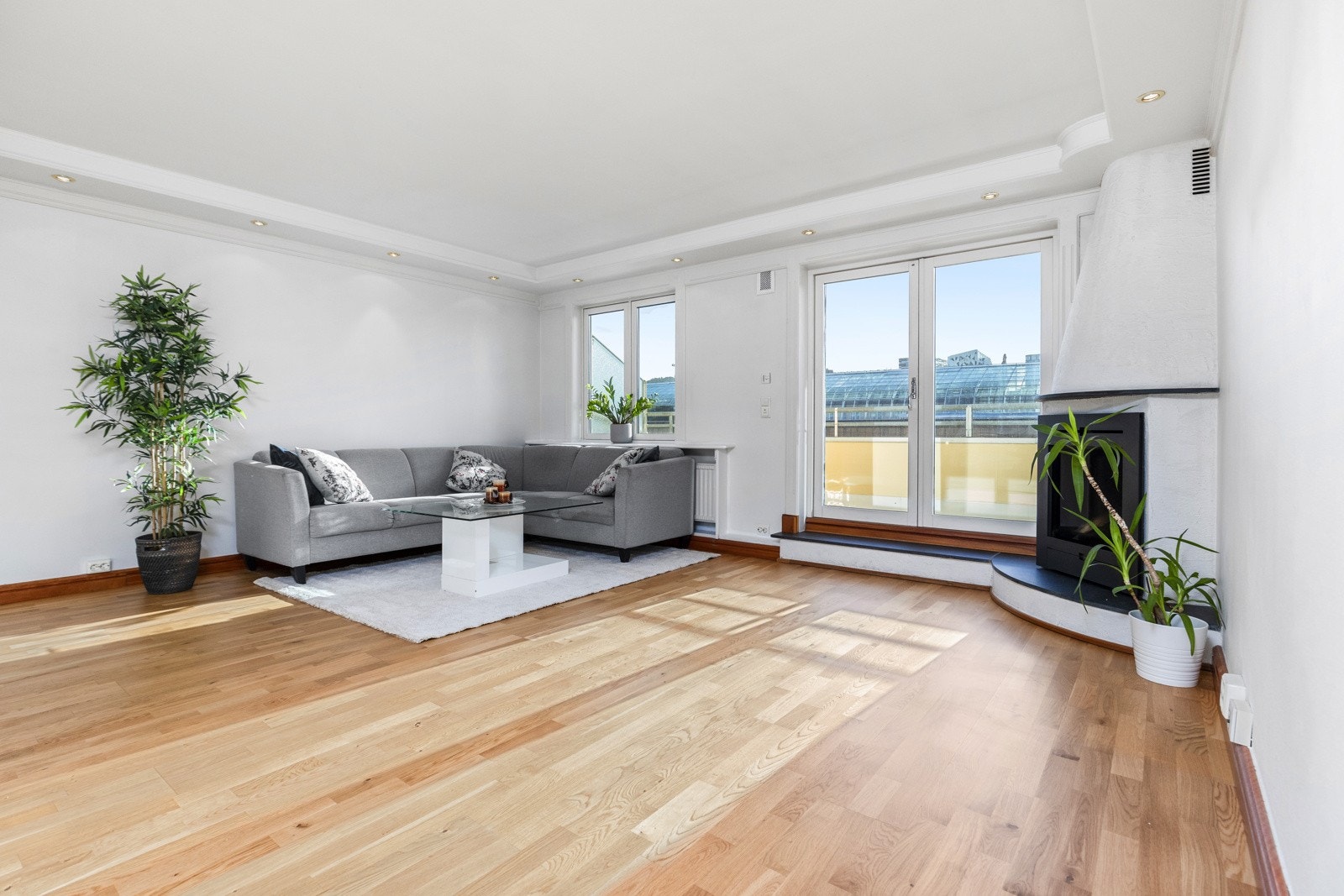 OBOS Eiendomsmeglere ved Houssam Zrelli har gleden av å presentere en stor og lys 3-roms selveier toppleilighet. Galleribilde