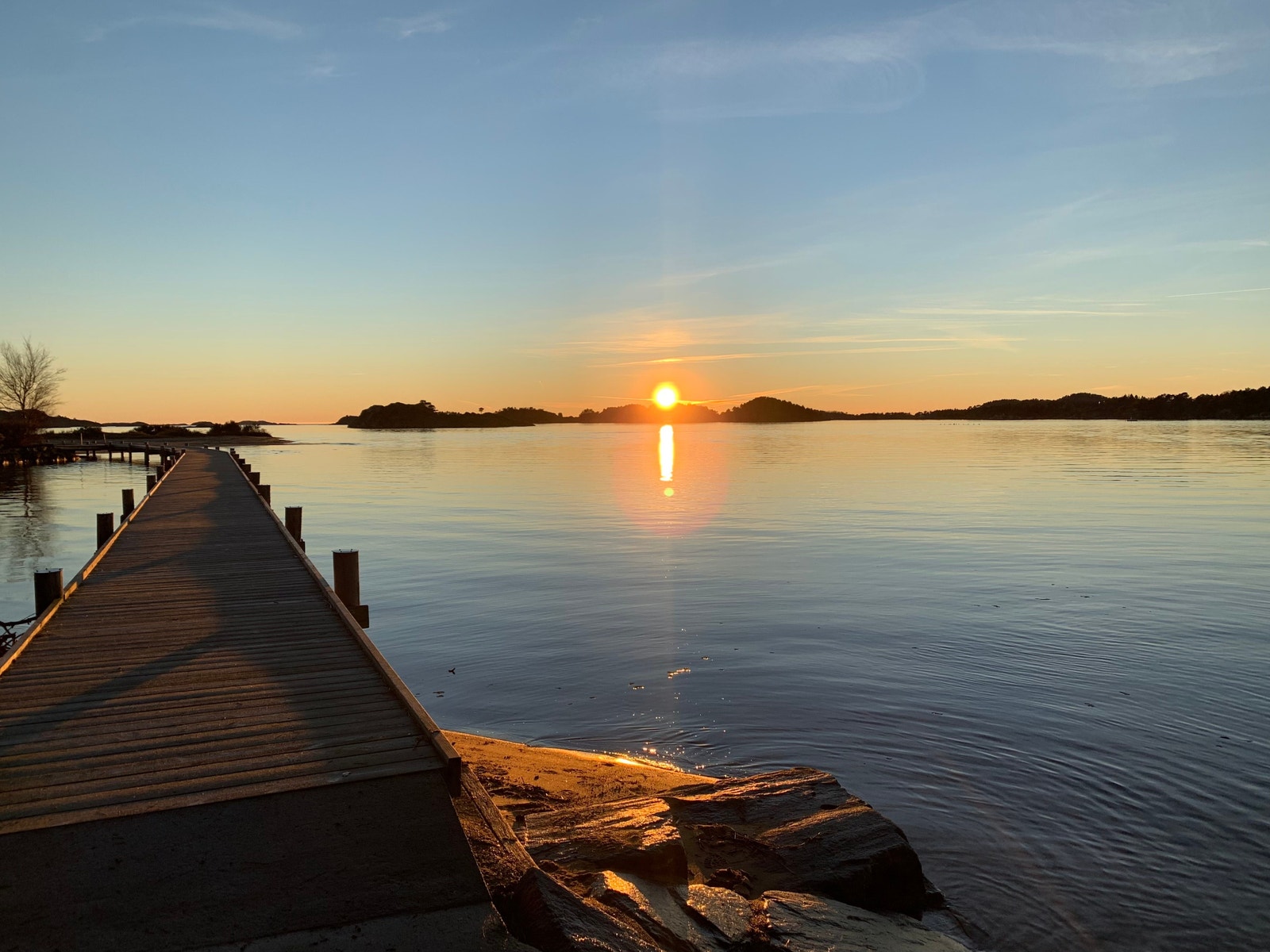 Nydelig kyststi bort til Høllen marina Galleribilde