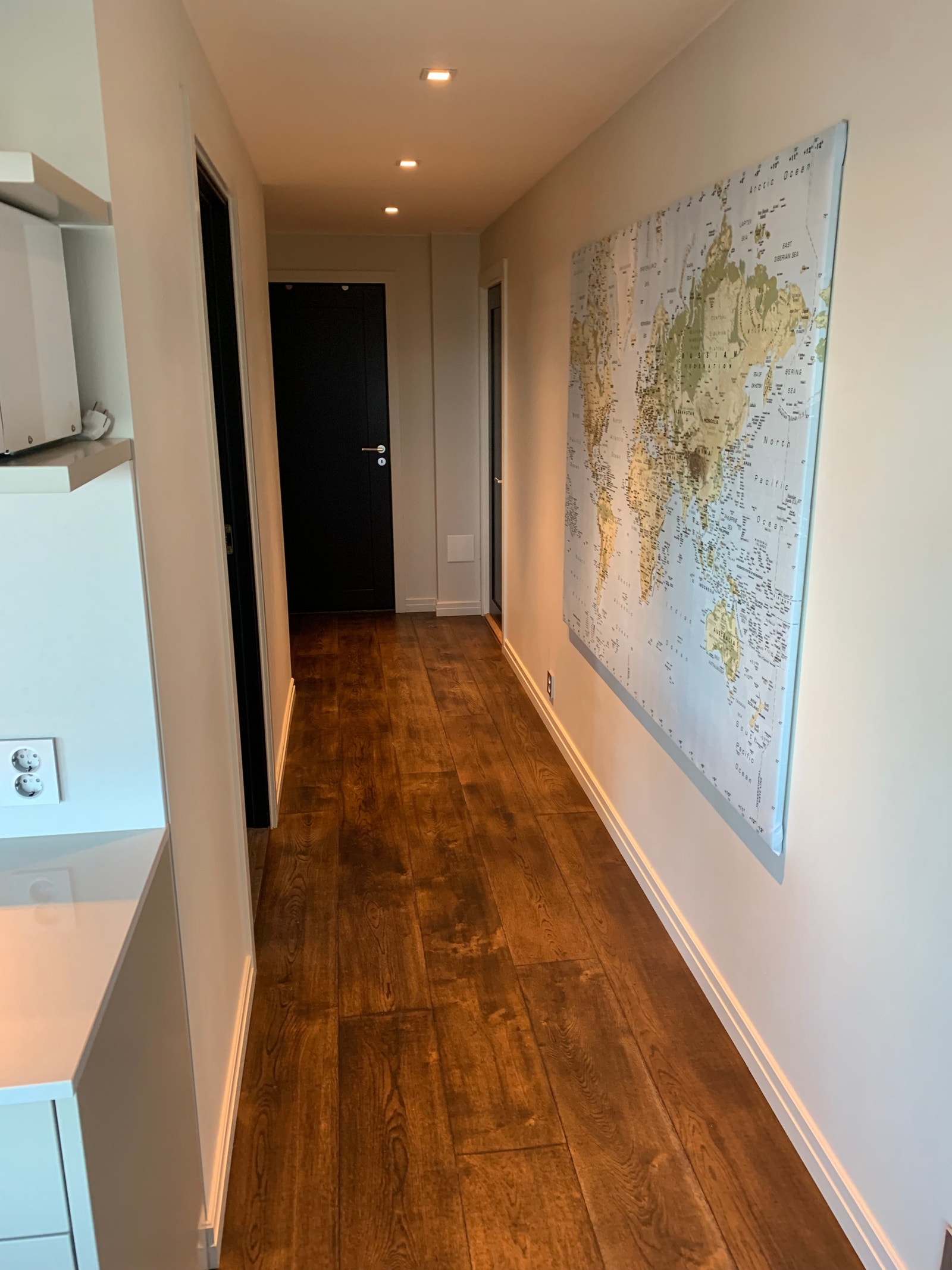 Gang til soverom, garderobe og bad Galleribilde