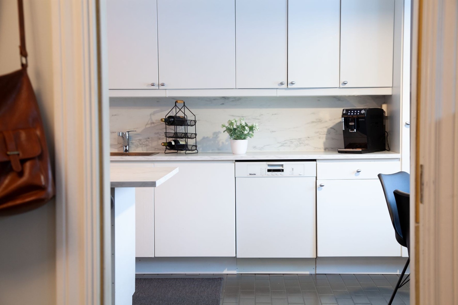 Kjøkken (Kitchen seen from hall) Galleribilde