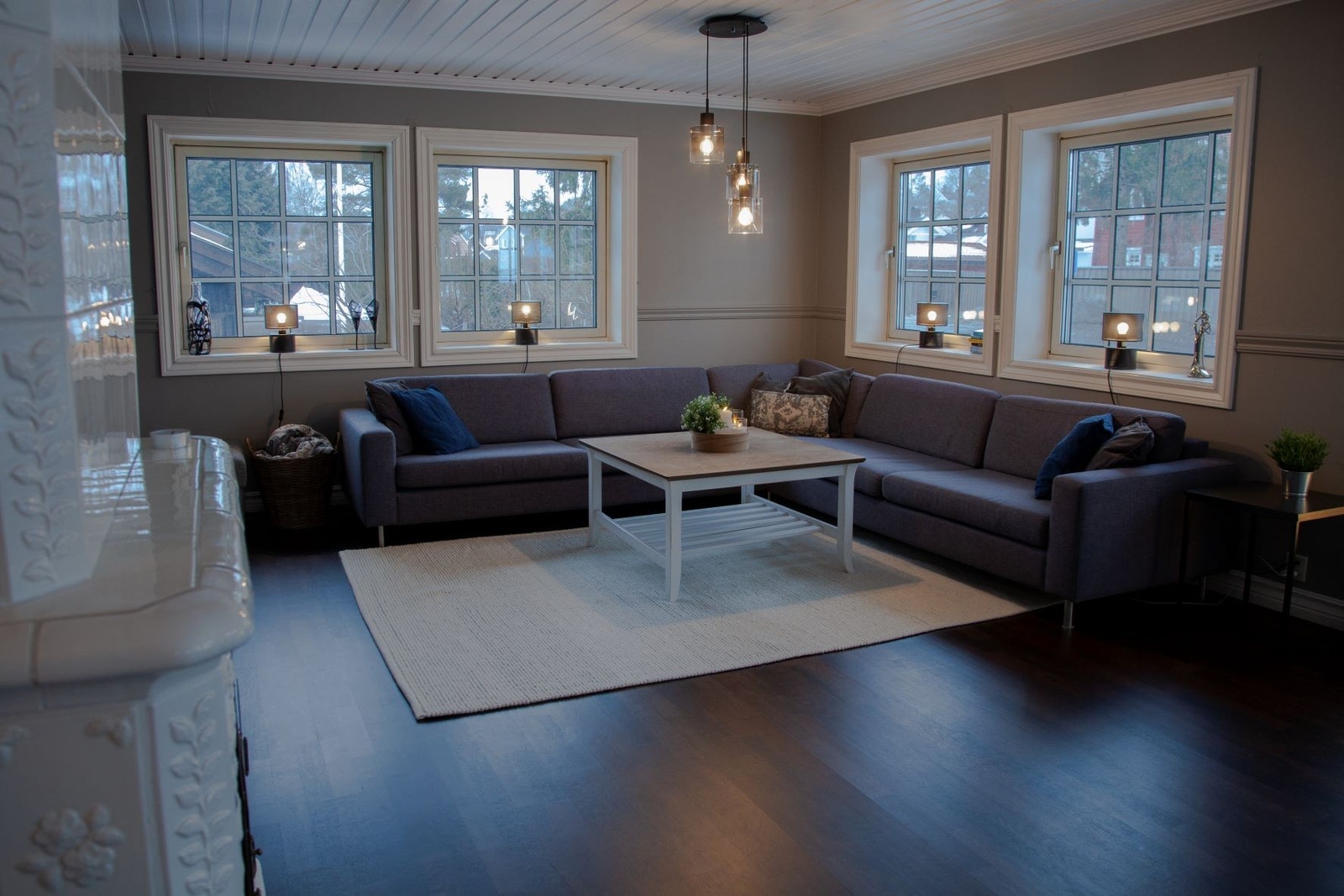 Stue - TV sone - Livingroom - entertainment area Galleribilde