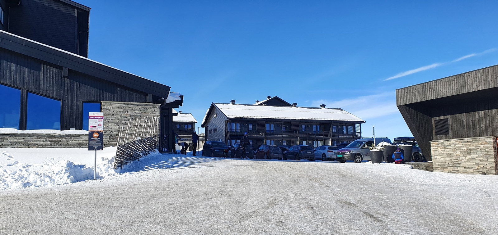 Bygget rett fram ligger vår leilighet. Galleribilde