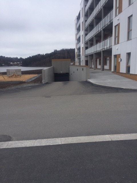 17.Inngang Garasje Galleribilde