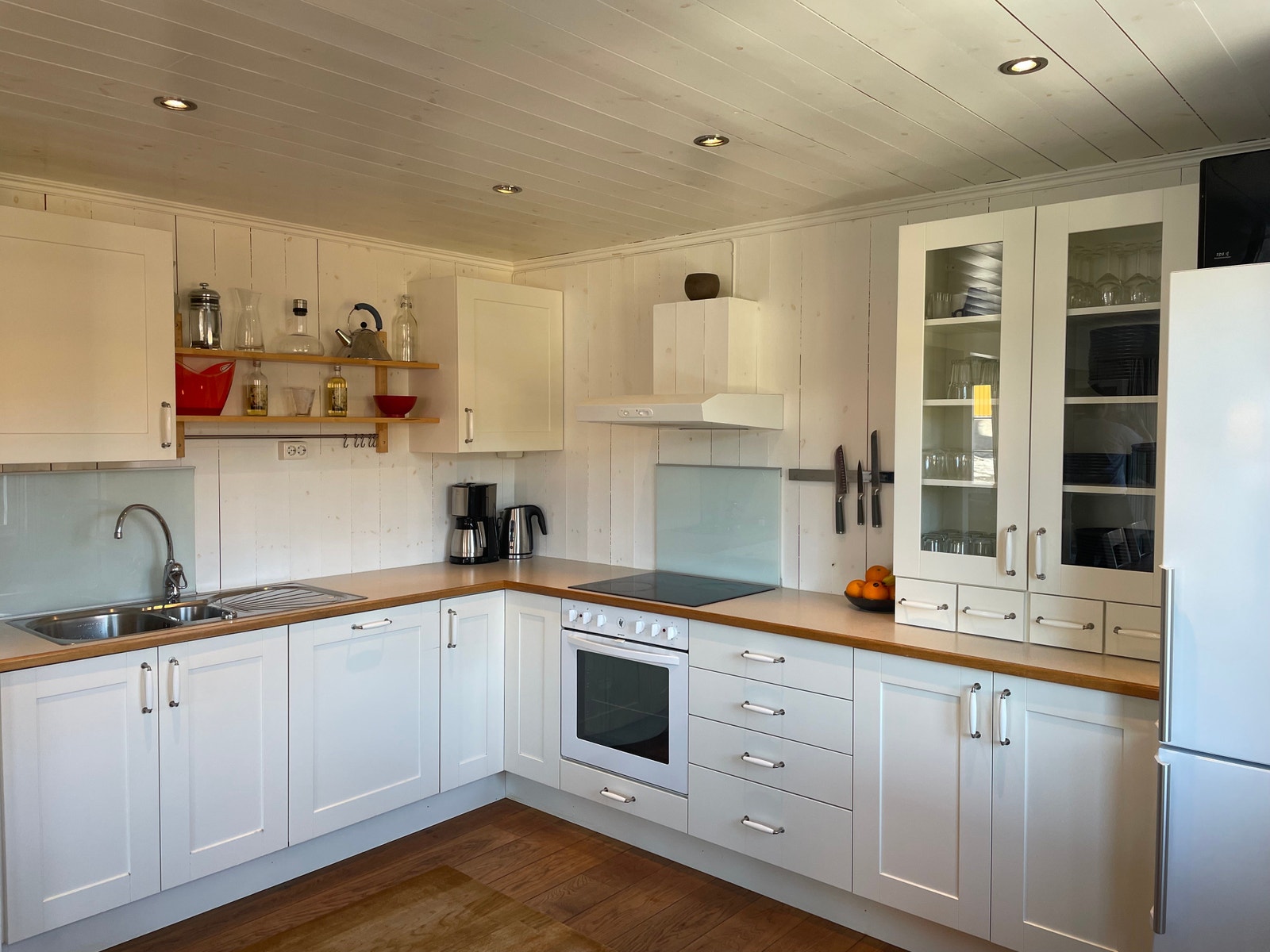 Godt utrustet kjøkken Galleribilde