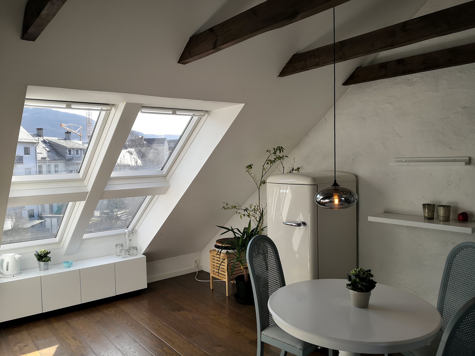 Kjøleskap mm. inkludert Galleribilde