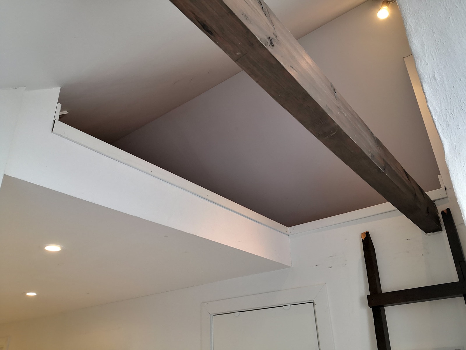 Hemsen; som har god oppbevaringsplass Galleribilde