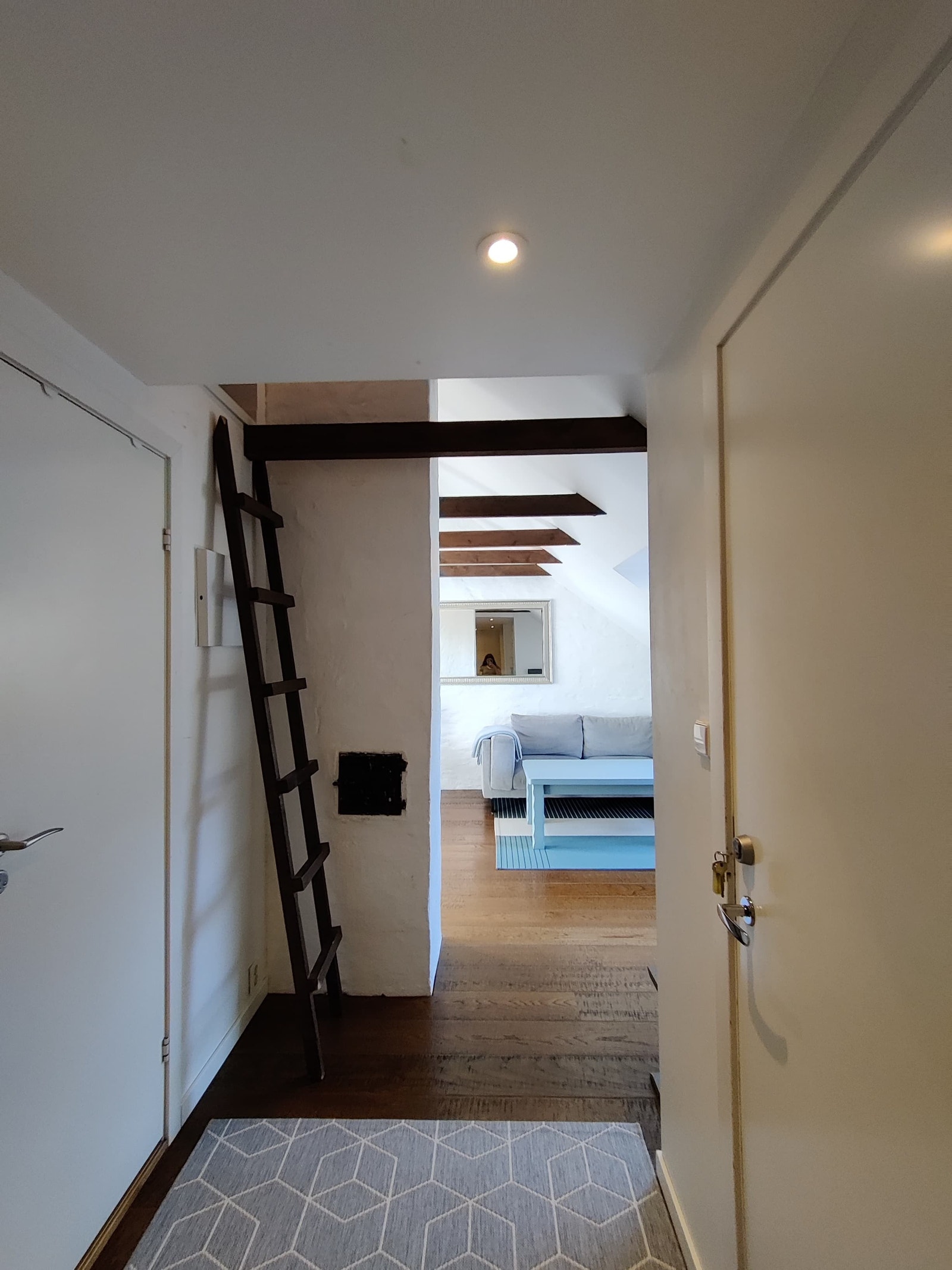 Gang + stige til hems Galleribilde