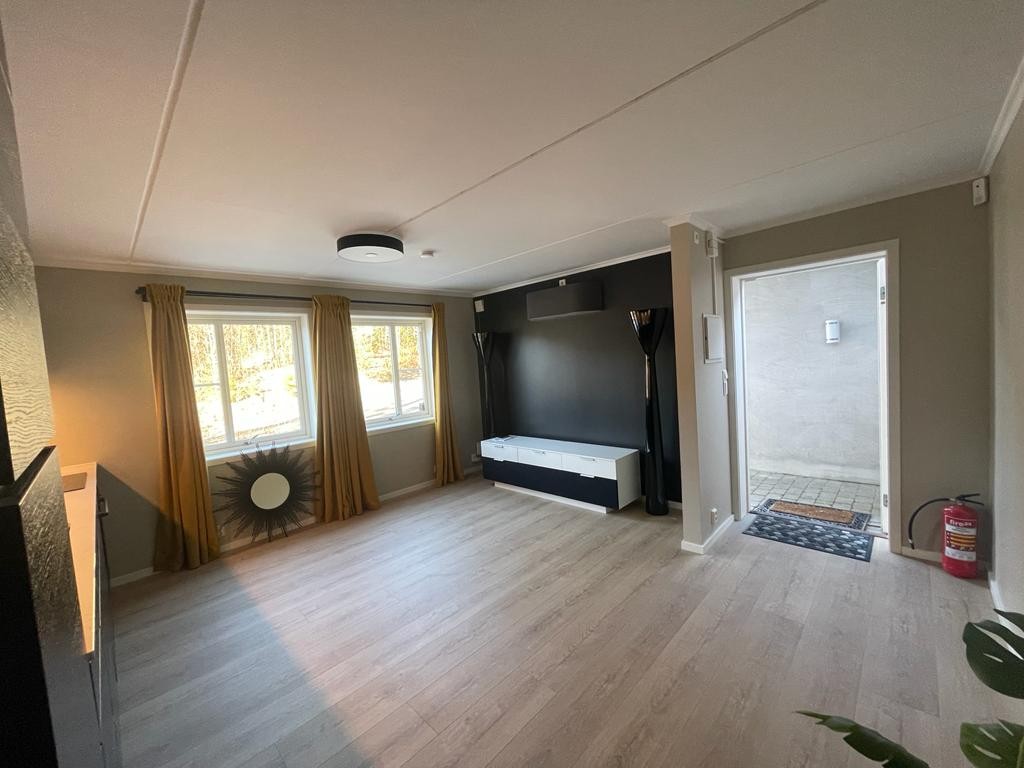 Romslig og praktisk entre. Galleribilde