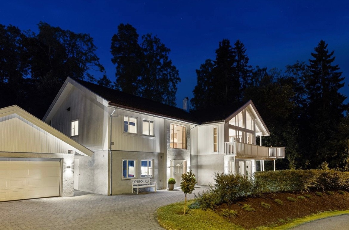 Velkommen - lekker godkjent utleieleilighet, høy standard med egen inngang. Galleribilde