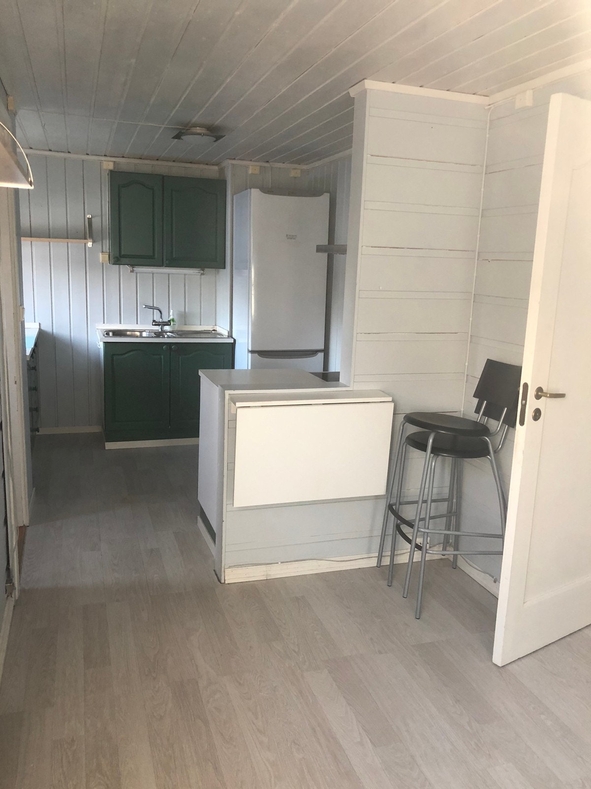 Kjøkken åpen løsning til stuen Galleribilde