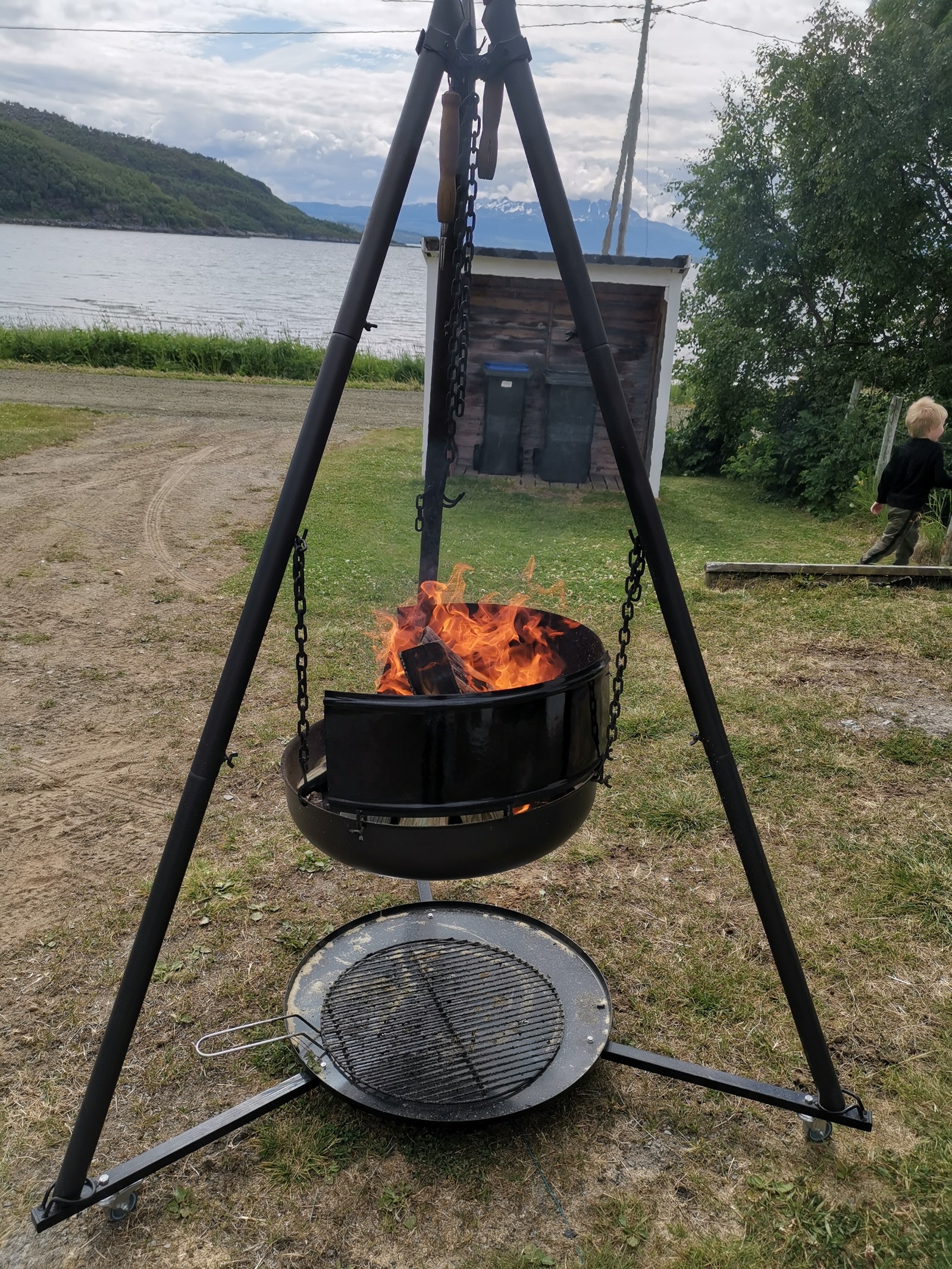 bålpanne tilgjengelig for grilling Galleribilde