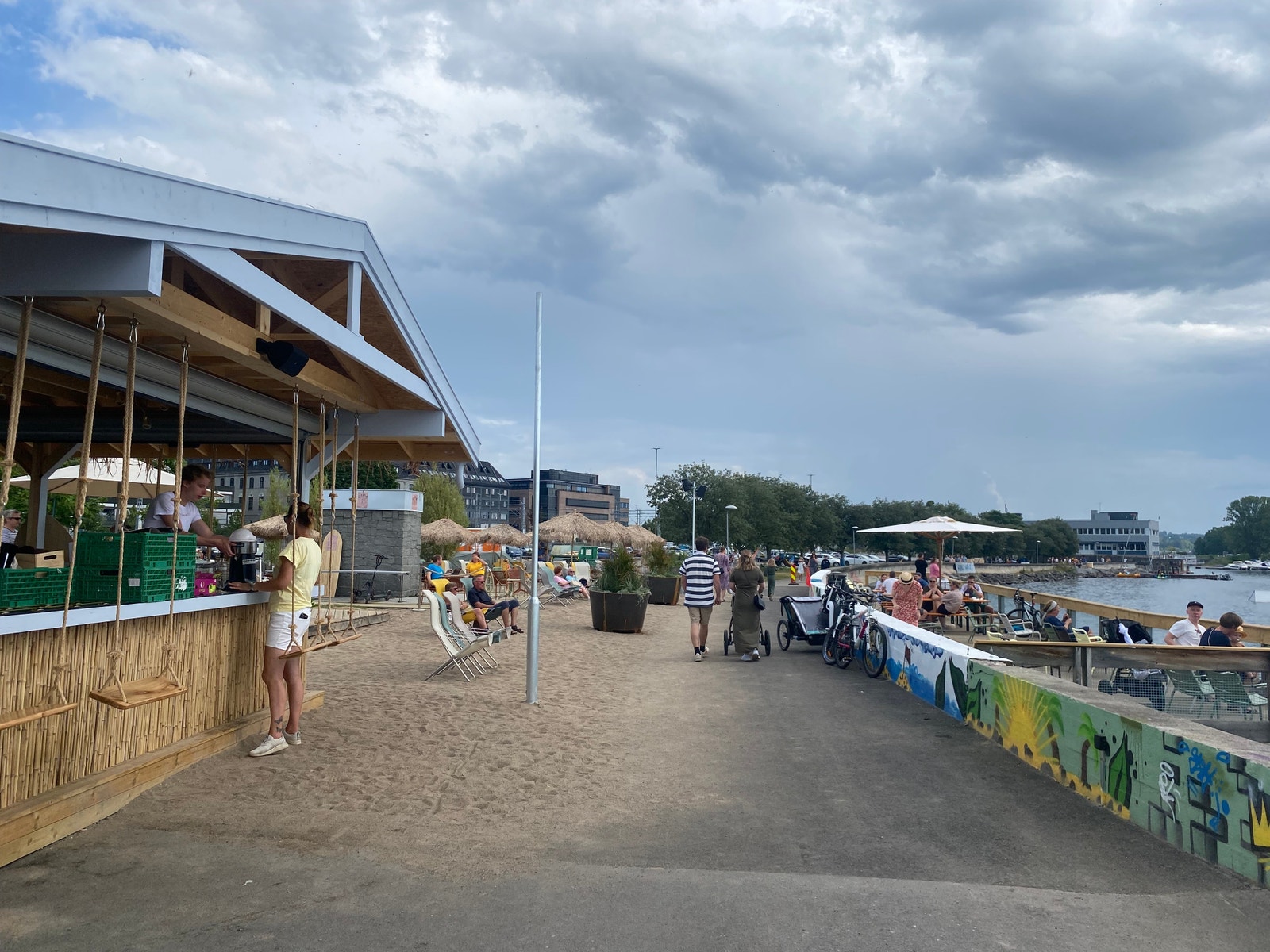 Strandpromenaden i Hamar. Galleribilde