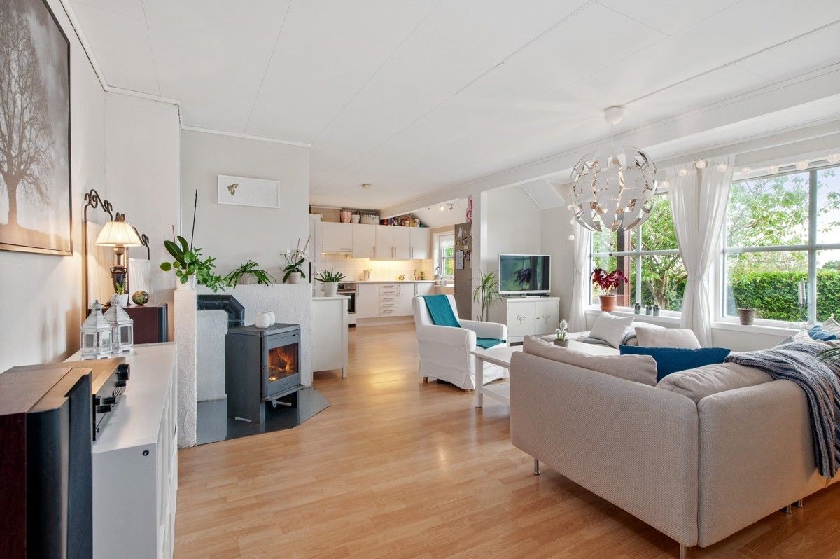 Gammelt bilde av leilighet før oppussing, for illustrasjon Galleribilde