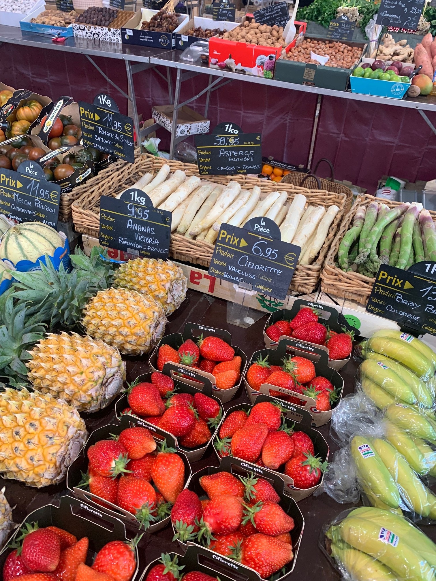 Markedet og dets farger er en fantastisk start på dagen Galleribilde