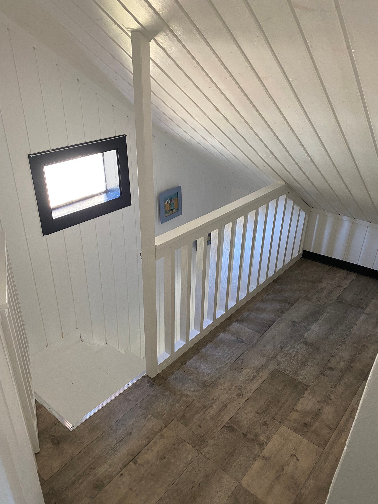 Trapp ned til første etasje Galleribilde