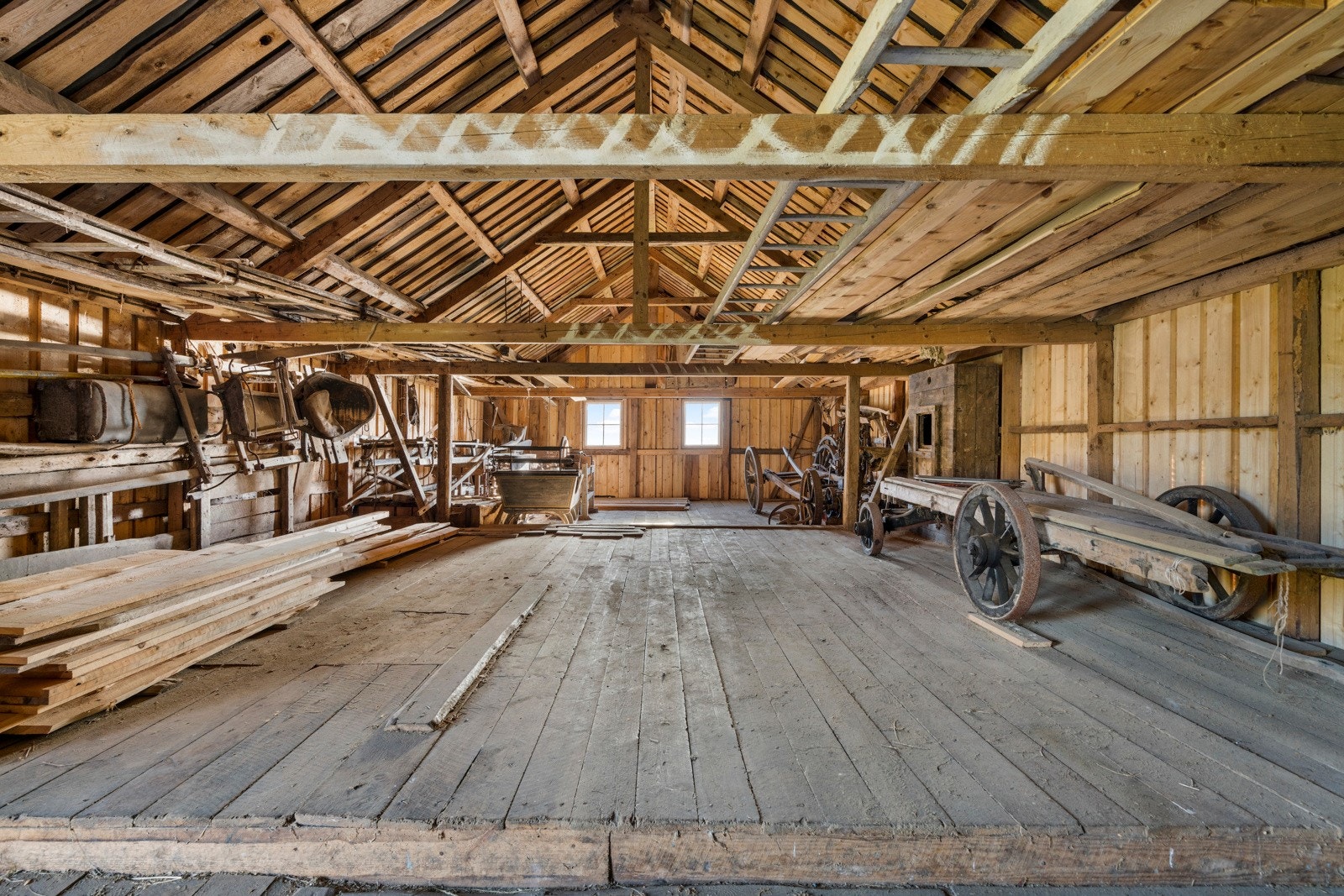 Fra låven i driftsbygningen som er fredet Galleribilde