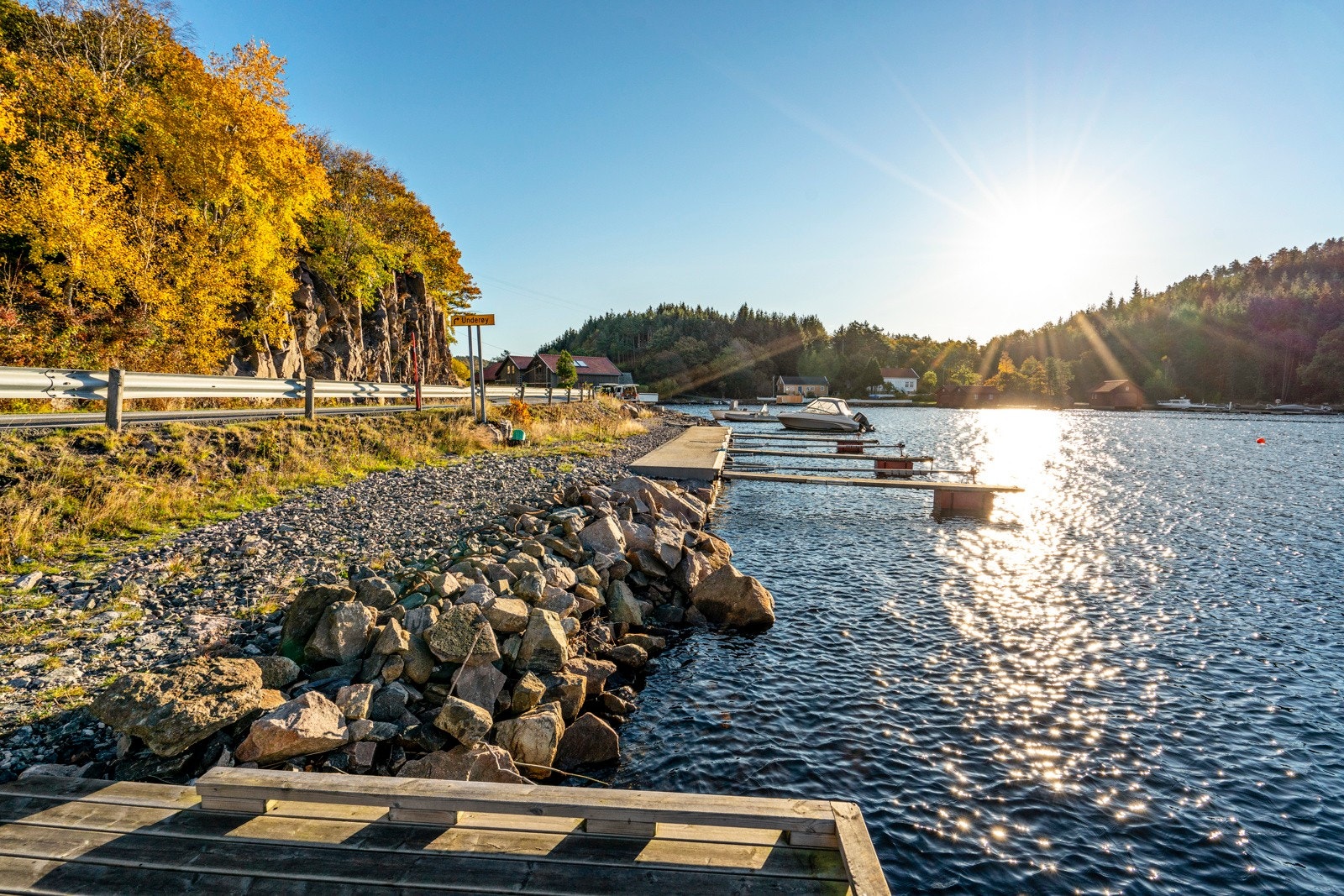 Båtplasser ved kommunebrygga Rødberg båthavn ca 10 meter strandlinje Galleribilde