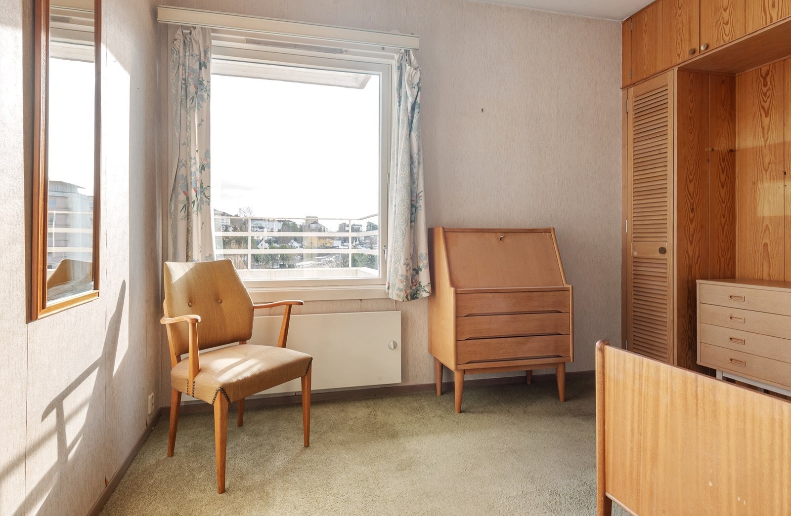 God plass til både dobbeltseng og garderobe. Galleribilde