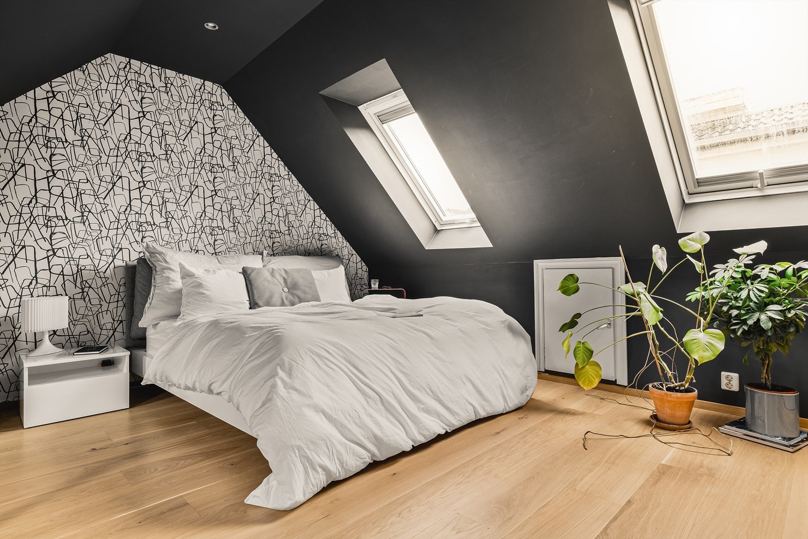 Hovedsoverommet rommer 12,5m². Legg merke til at det er svært godt med garderobeplass. Galleribilde