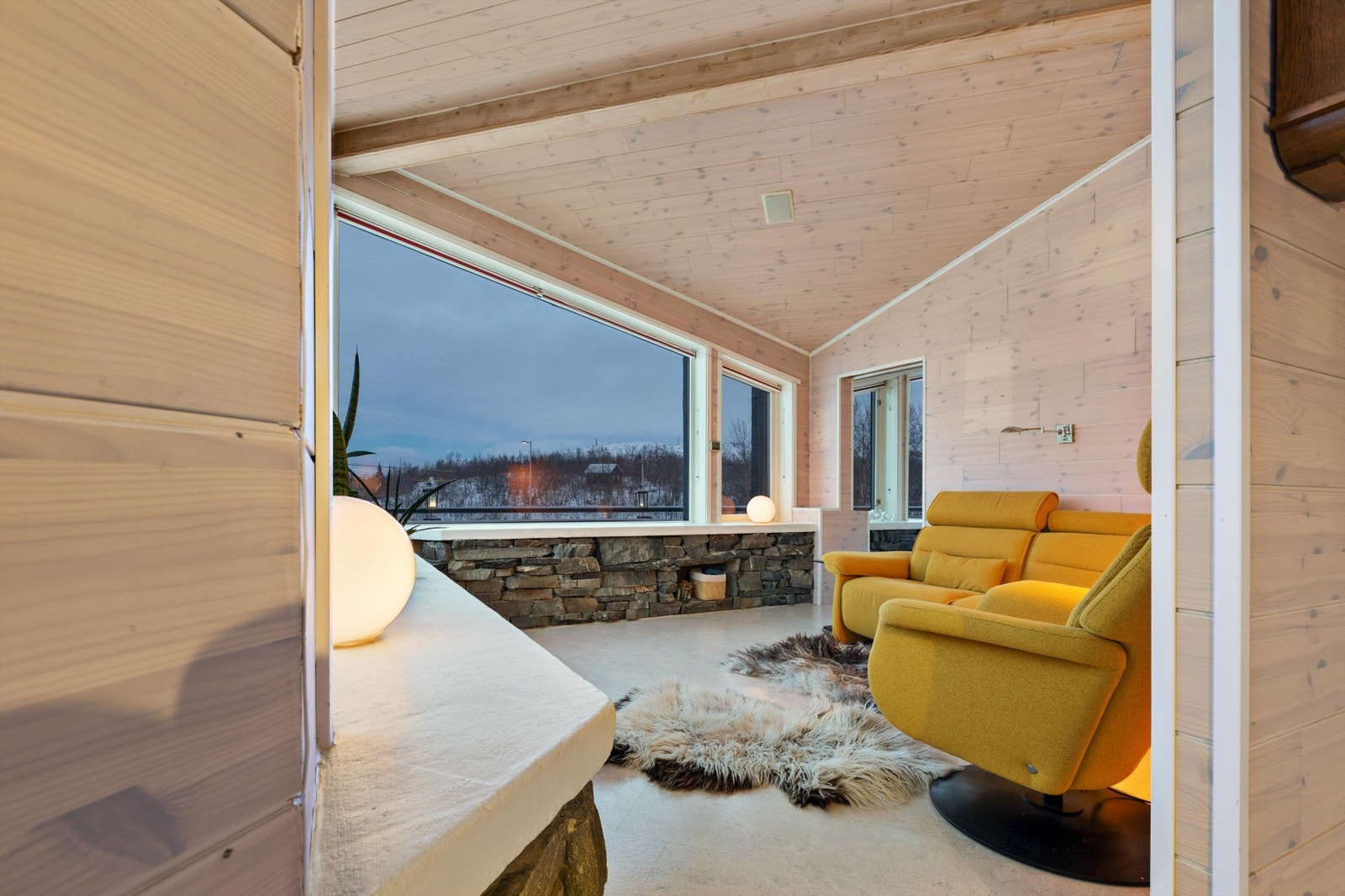 Inngang mot stue Galleribilde