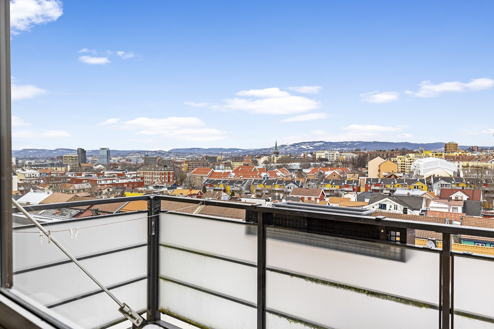 Velkommen til Islands gate 14B - Presentert av Jeanette Stenersen (mob: 908 52 095) i EiendomsMegler1. Galleribilde