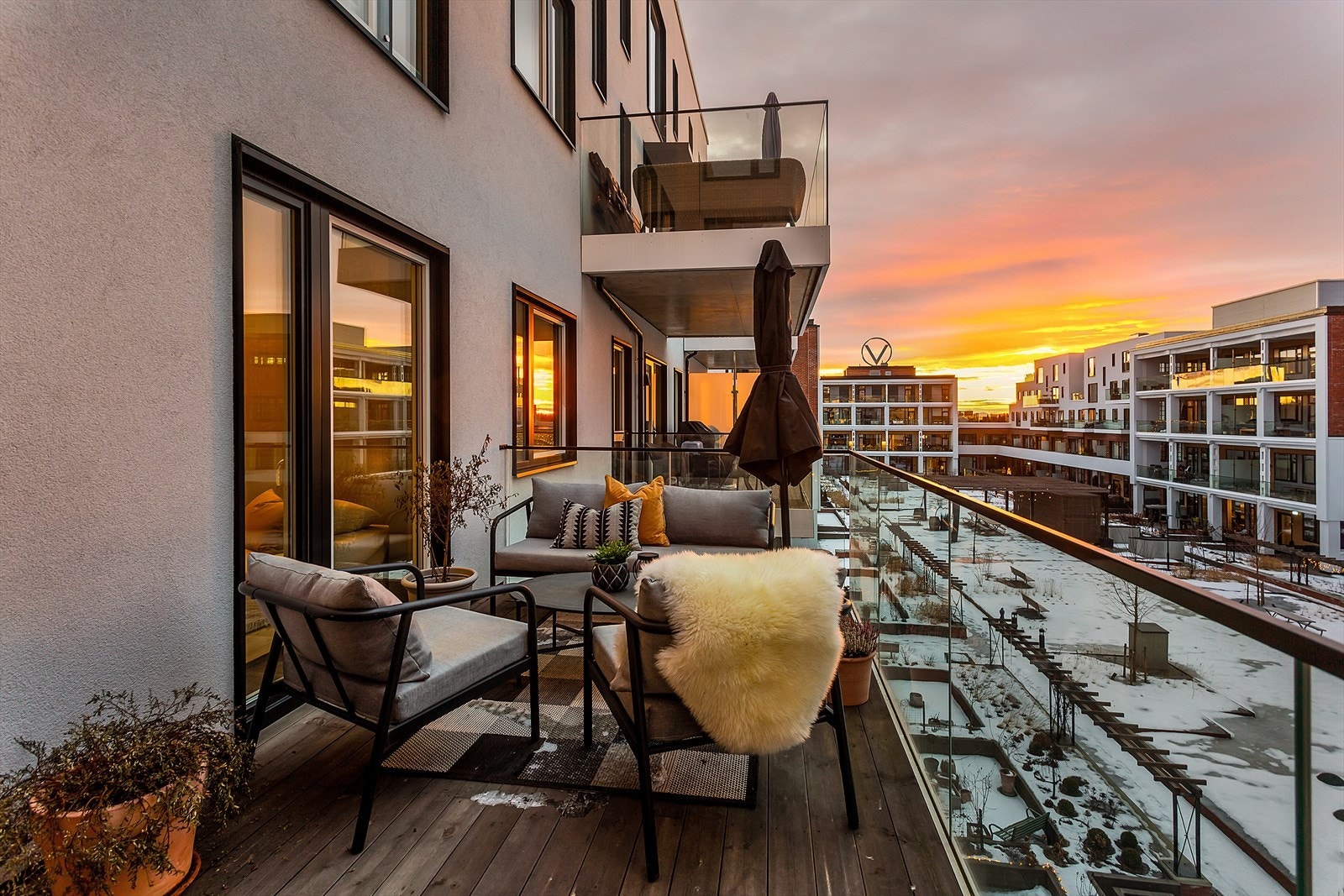 Solnedgang på vinterstid. Galleribilde