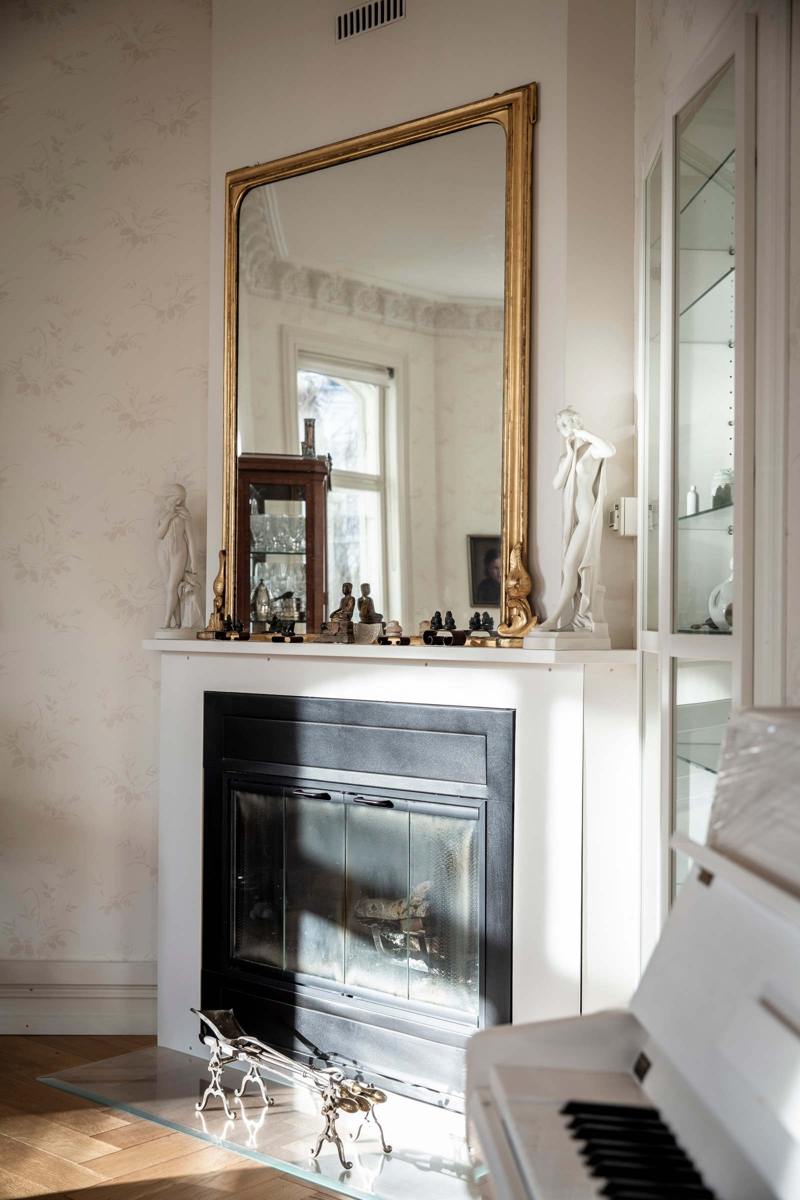 Nyere peis Galleribilde