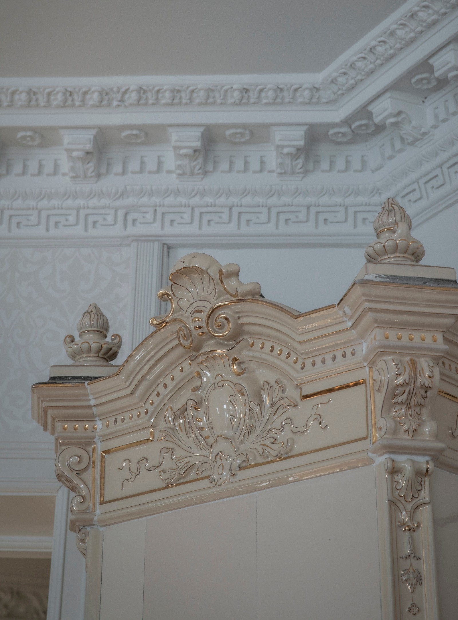 Detaljfull stukkatur Galleribilde