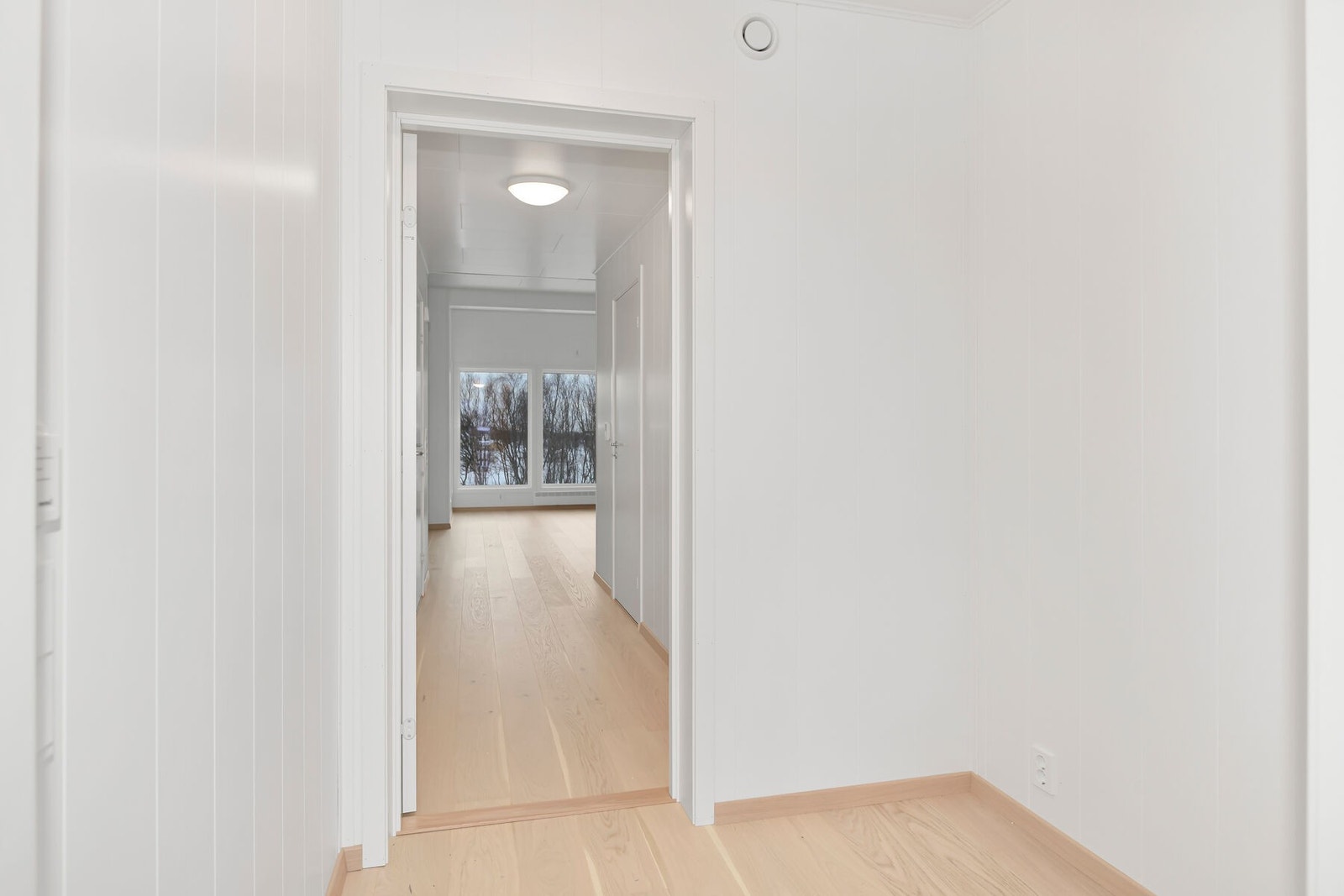 Yttergangen har pass til oppbevaring av klærog sko Galleribilde