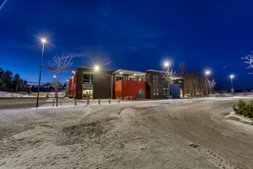 Boligen har gangavstand til Gjellerås barneskole og til Stav ungdomsskole. Galleribilde