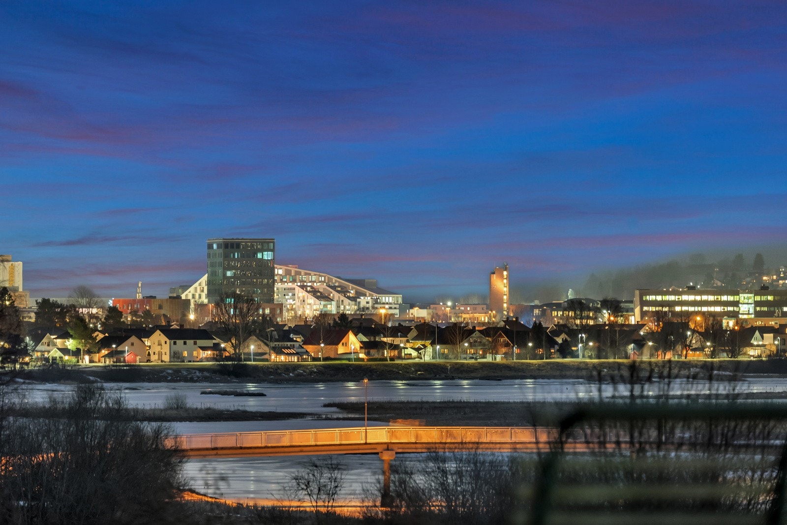 Eiendommen ligger i et sentralt, populært og meget barnevennlig boligområde på Skjetten/Solvangen i Lillestrøm kommune Galleribilde