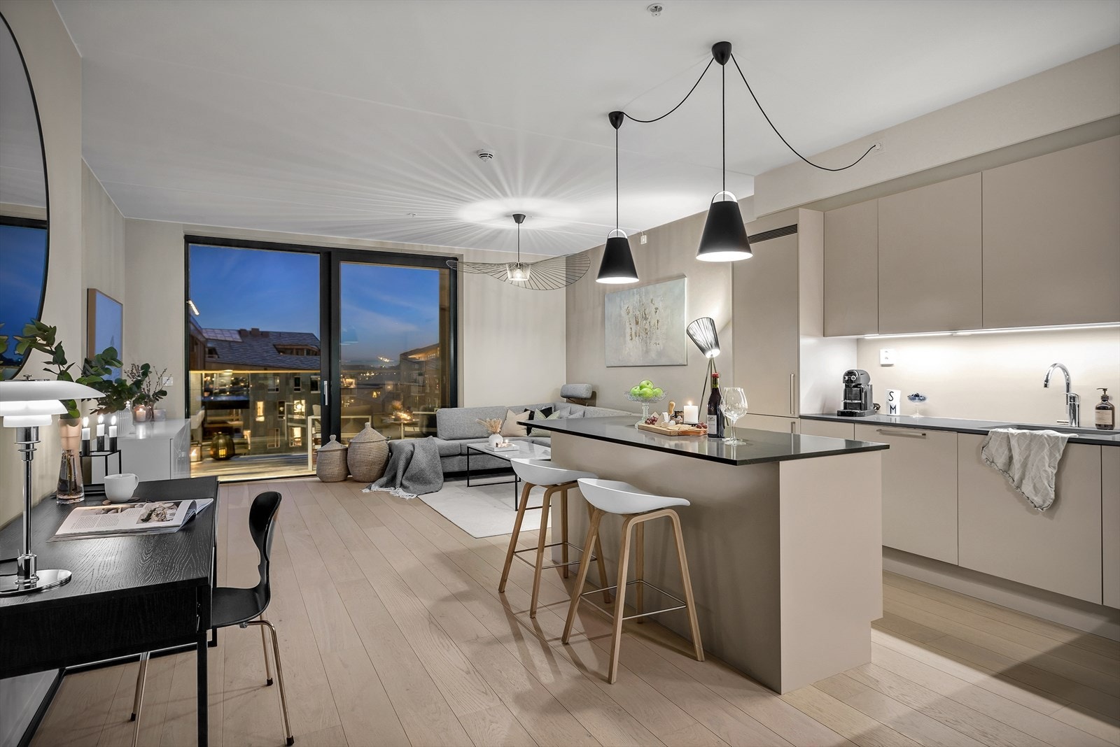 SG Leddim Smarthus system via 6 brytere som kan styres via app Galleribilde