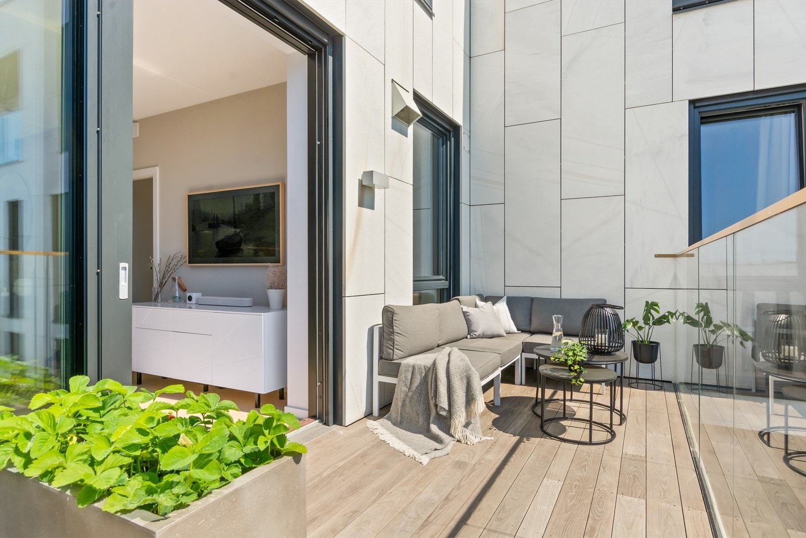 Et flott uterom hvor man kan nyte fine sommerdager i godt selskap Galleribilde