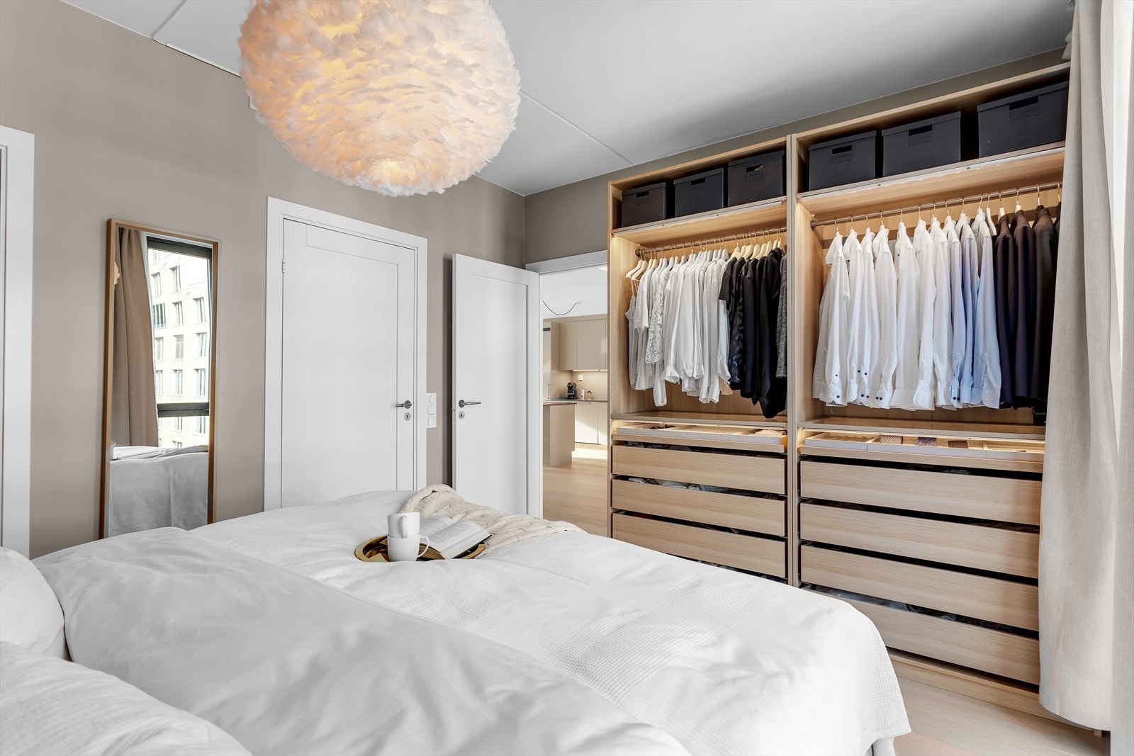 Hovedsoverommet har også åpen garderobeløsning Galleribilde