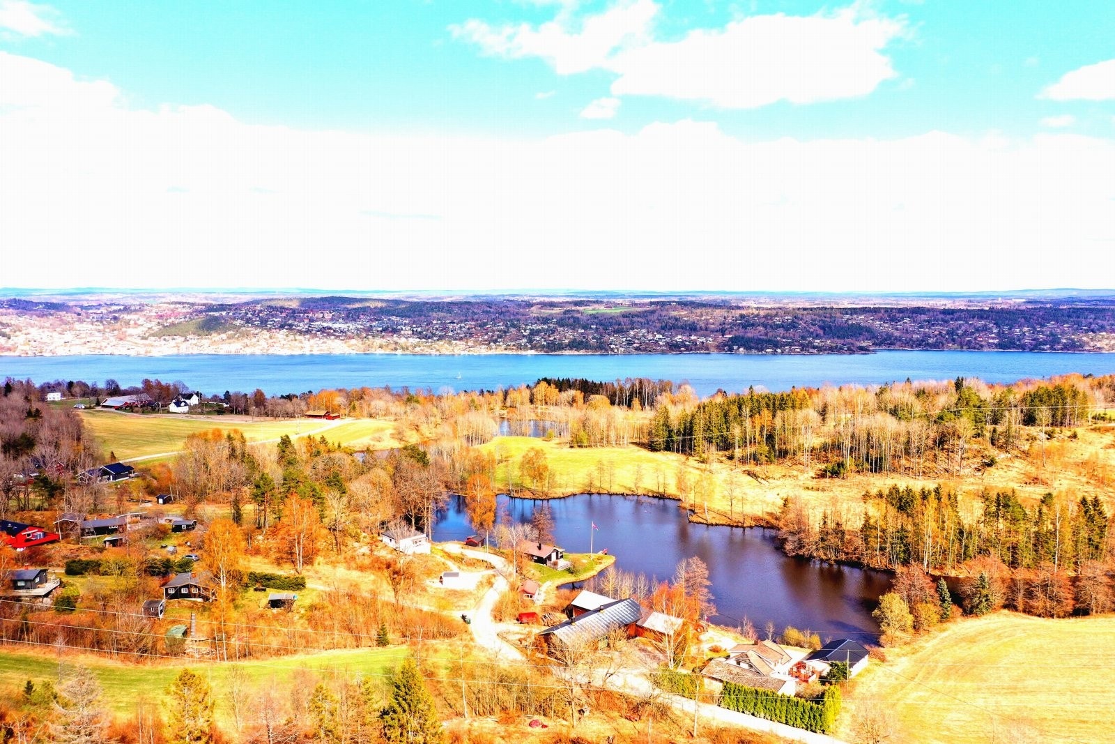 Landlig og fritt kun en drøy kilometer fra sjøen Galleribilde