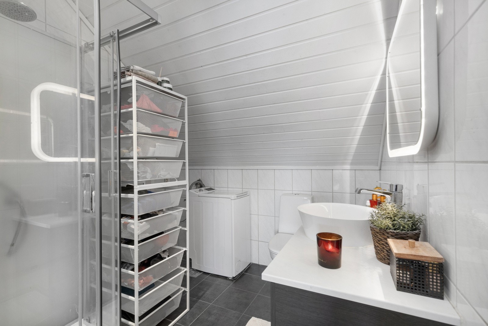 Flislagt bad på ca. 5,5 kvm. Galleribilde