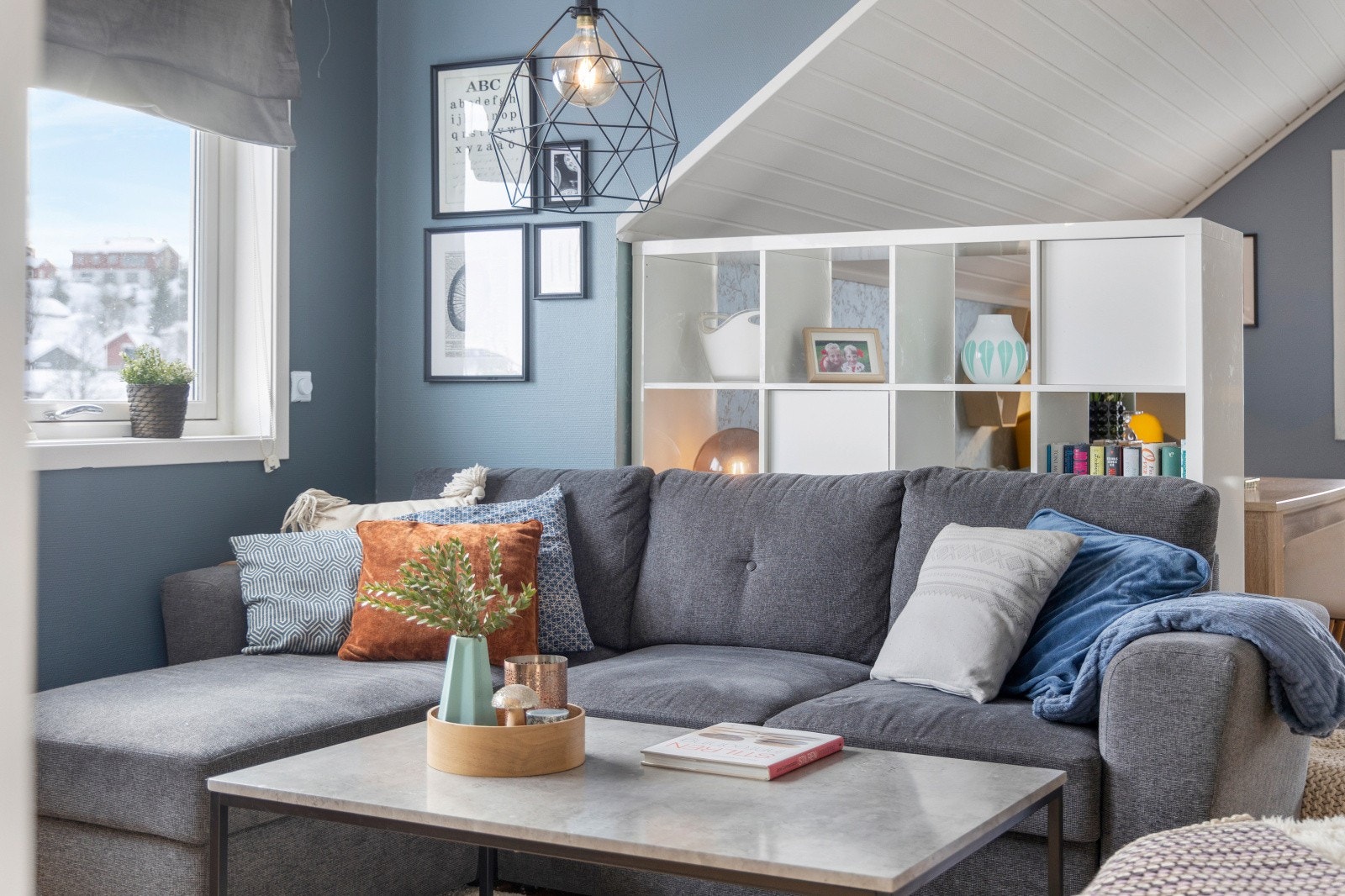 Leiligheten har i sin helhet blitt oppmalt de siste år, og fremstår svært innbydende. Galleribilde