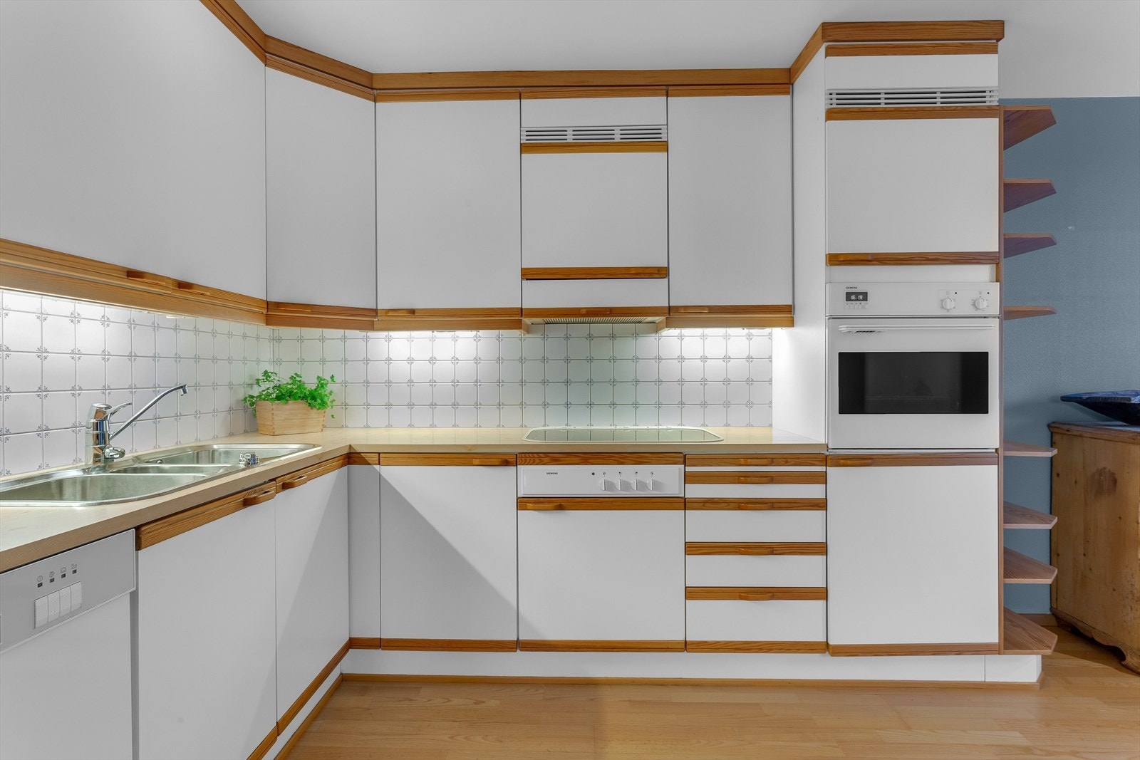 Kjøkkenventilator med kullfilter (1993) Galleribilde