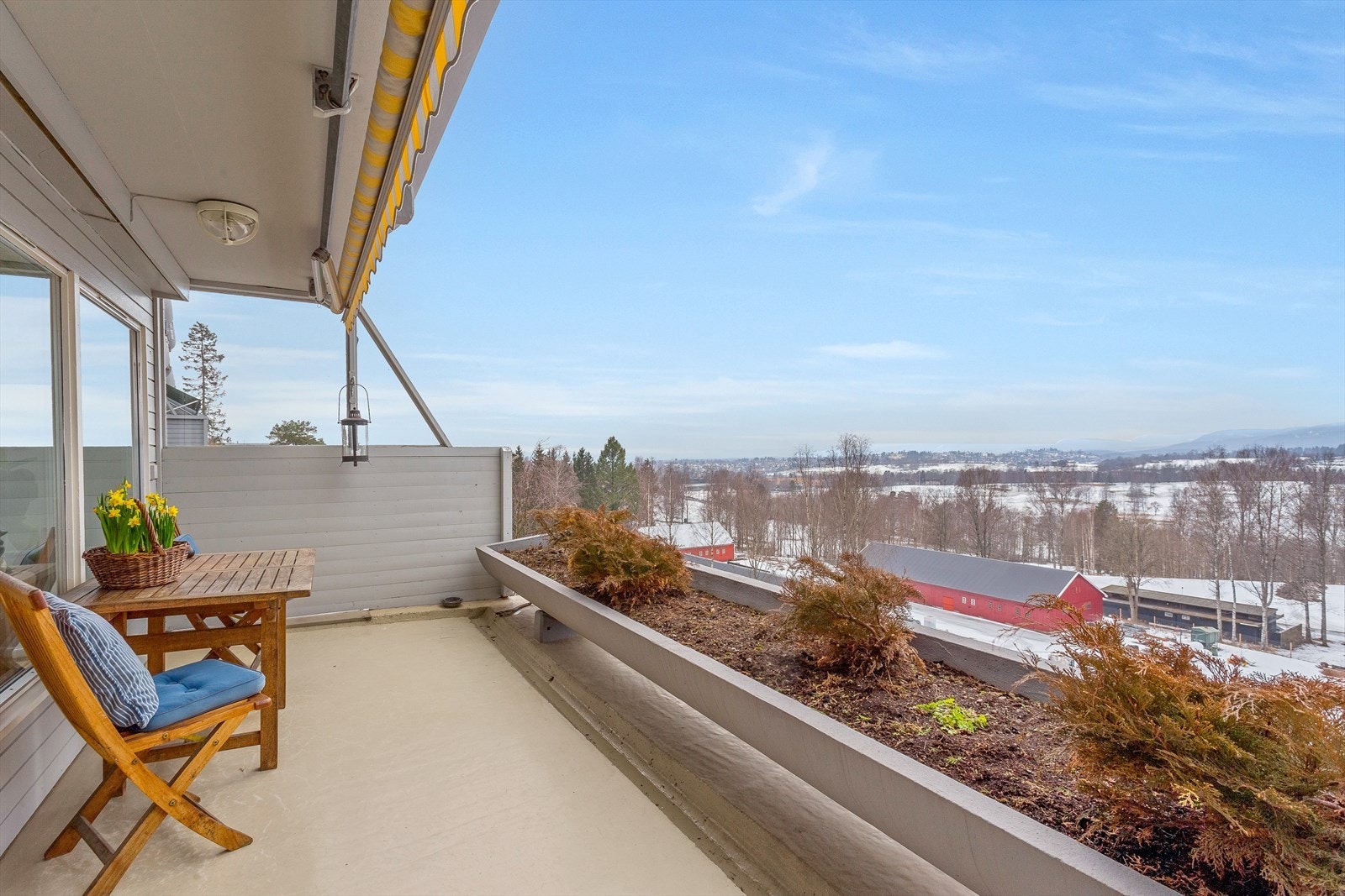 Velkommen til Olaf Bulls vei 40 En 3(4)-roms selveier med oppussingsbehov. Galleribilde