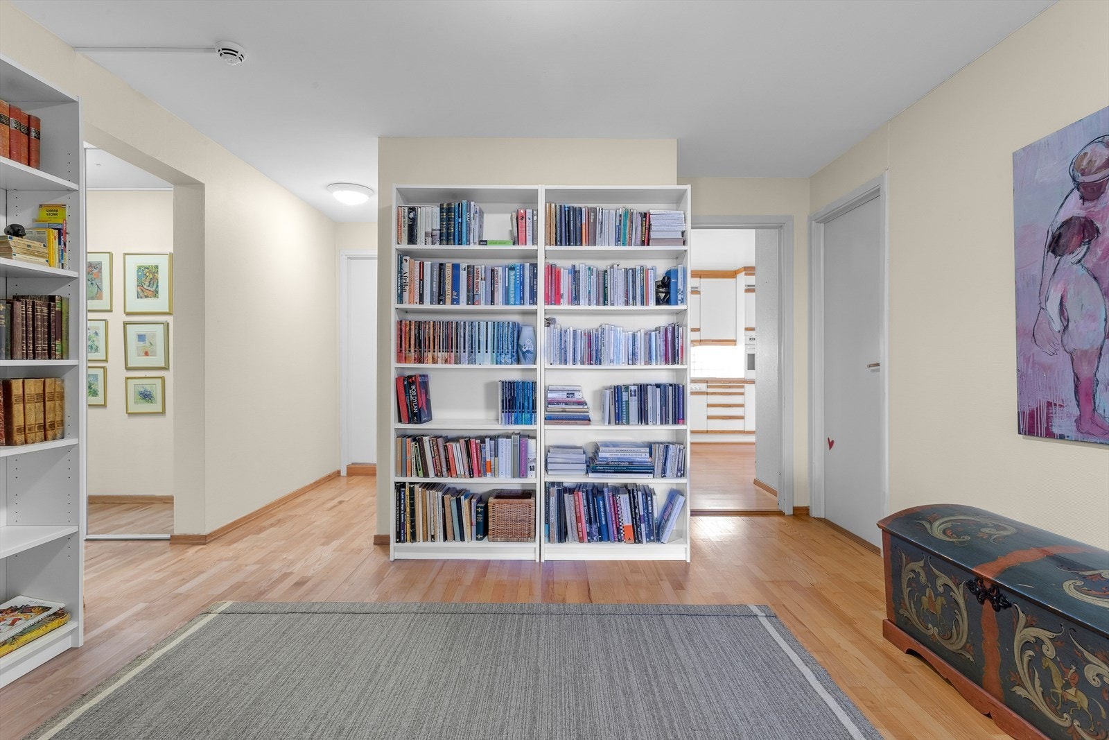 Forstue/hall med god plass Galleribilde