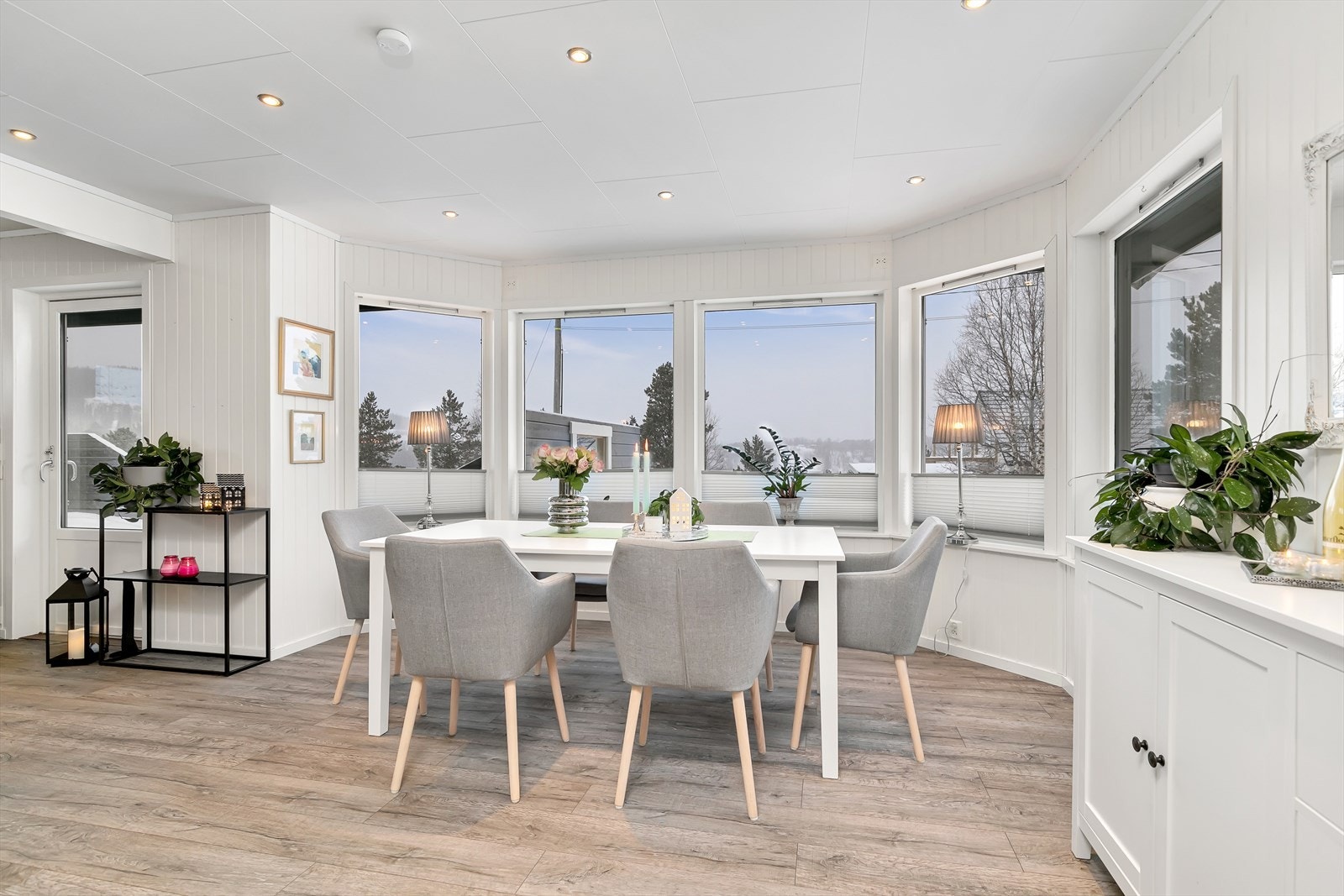 Spiseplass i stue Galleribilde